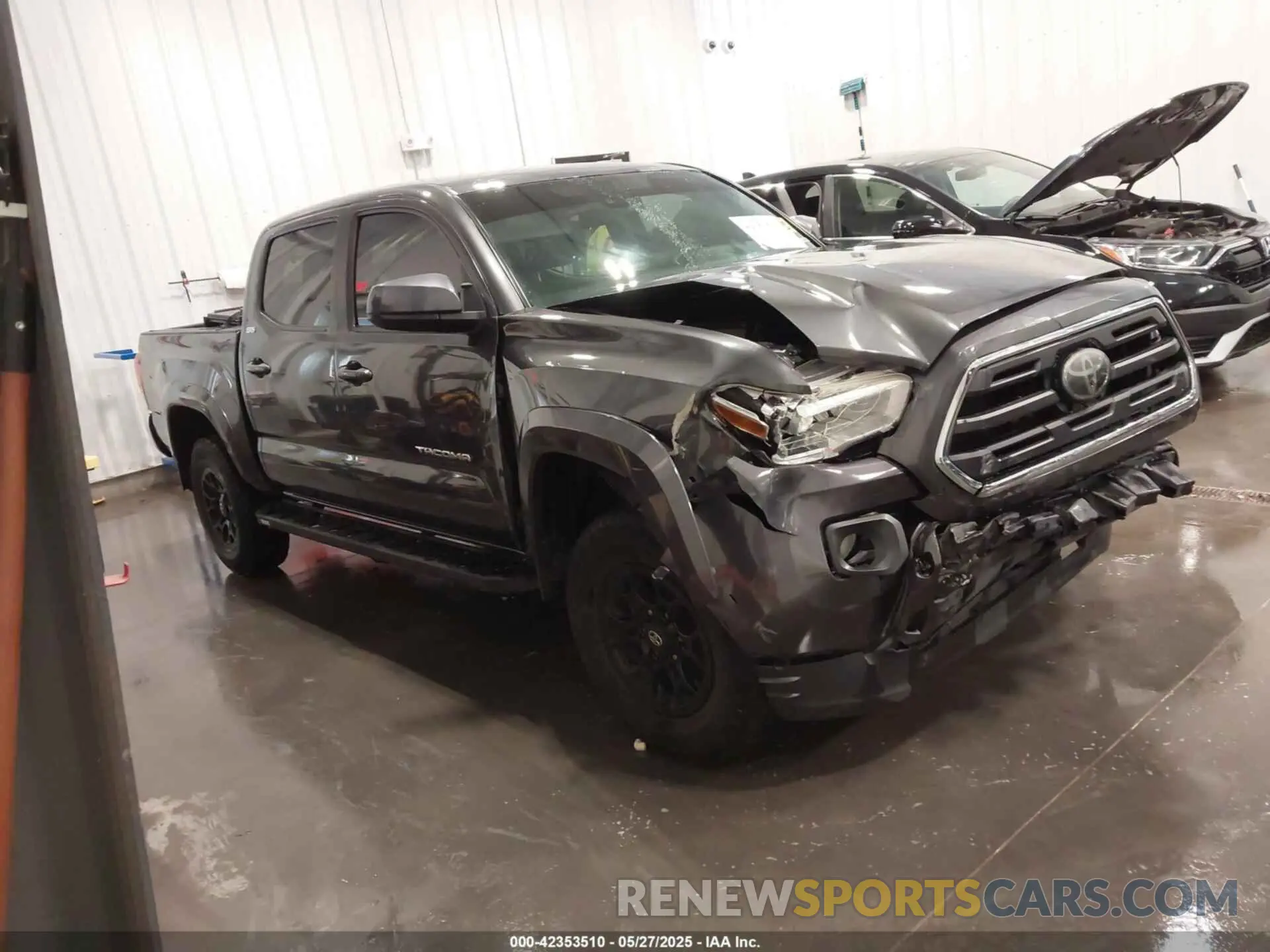 1 Photograph of a damaged car 3TMCZ5AN5KM194387 TOYOTA TACOMA 2019
