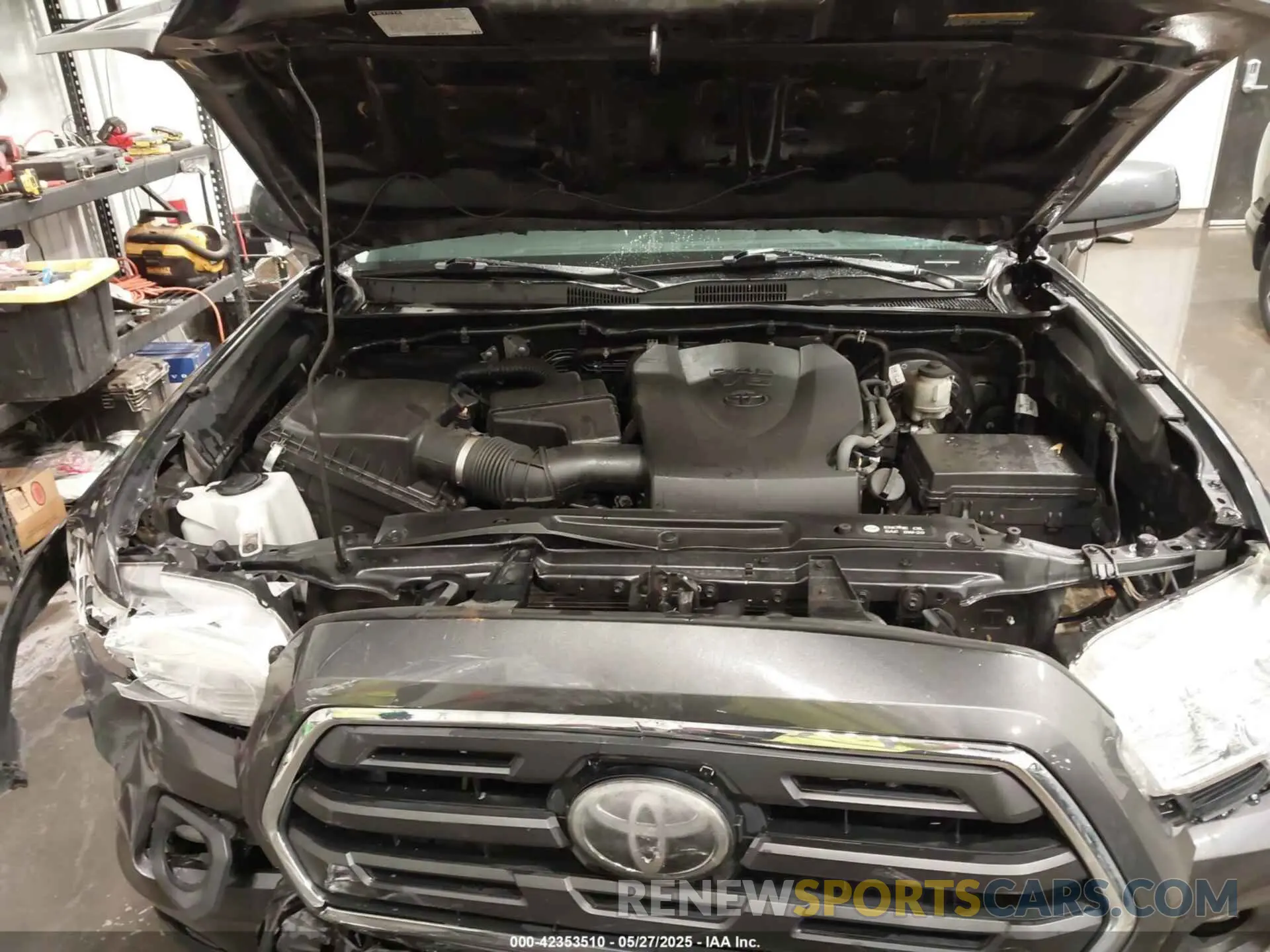 10 Photograph of a damaged car 3TMCZ5AN5KM194387 TOYOTA TACOMA 2019