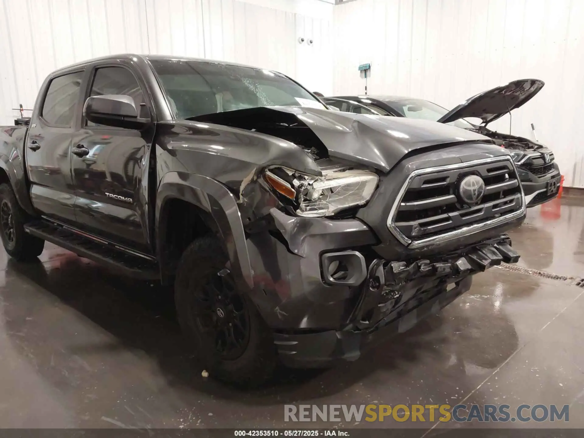 6 Photograph of a damaged car 3TMCZ5AN5KM194387 TOYOTA TACOMA 2019