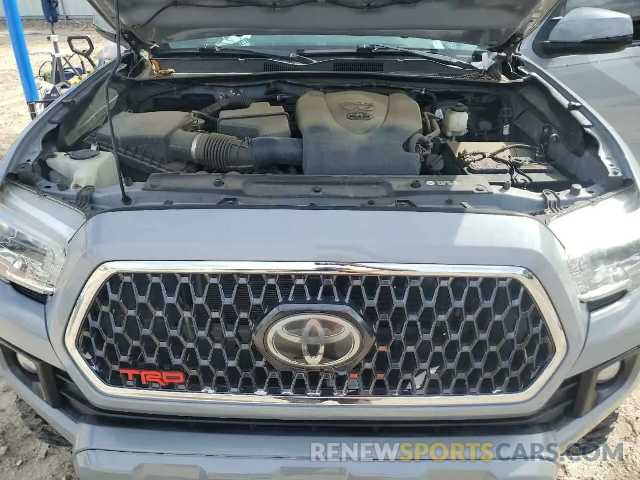 11 Photograph of a damaged car 3TMCZ5AN5KM195250 TOYOTA TACOMA 2019