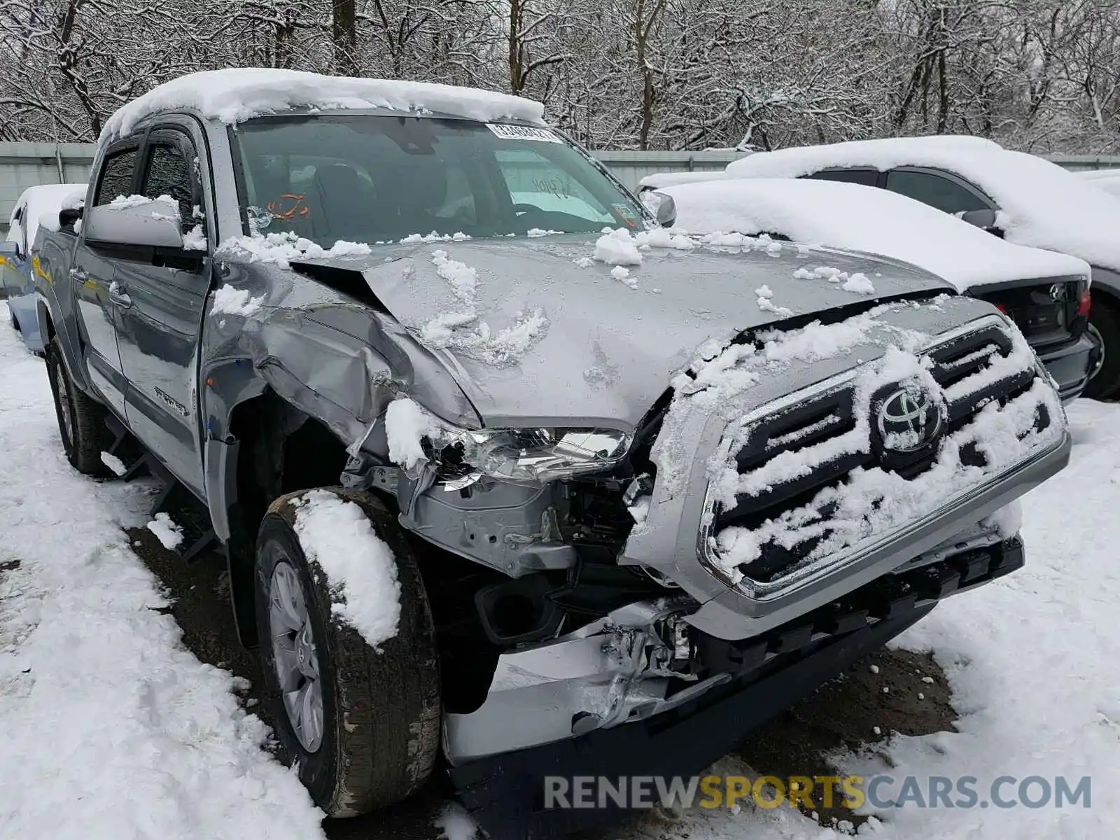 1 Photograph of a damaged car 3TMCZ5AN5KM196236 TOYOTA TACOMA 2019