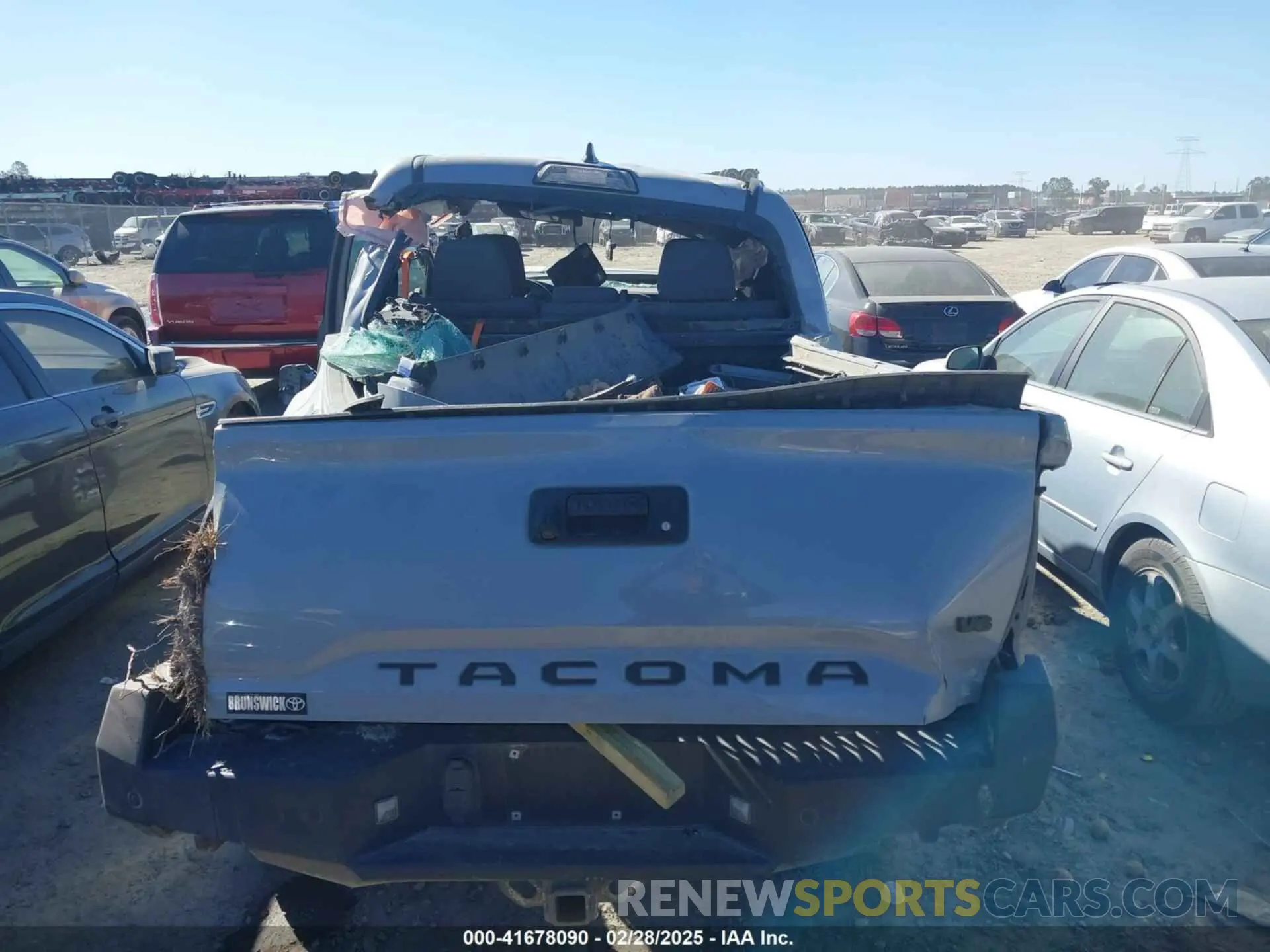 18 Photograph of a damaged car 3TMCZ5AN5KM199346 TOYOTA TACOMA 2019