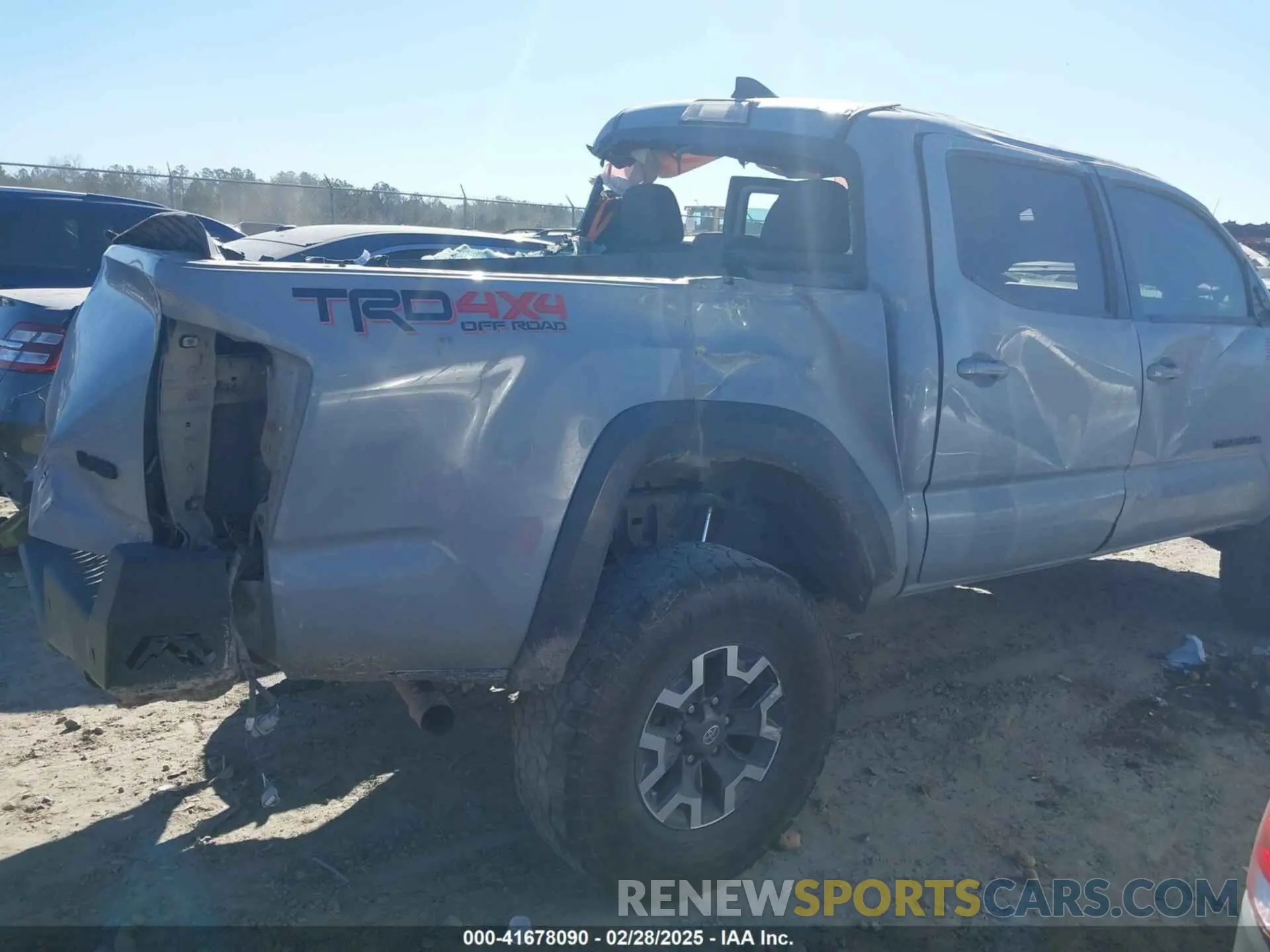 19 Photograph of a damaged car 3TMCZ5AN5KM199346 TOYOTA TACOMA 2019
