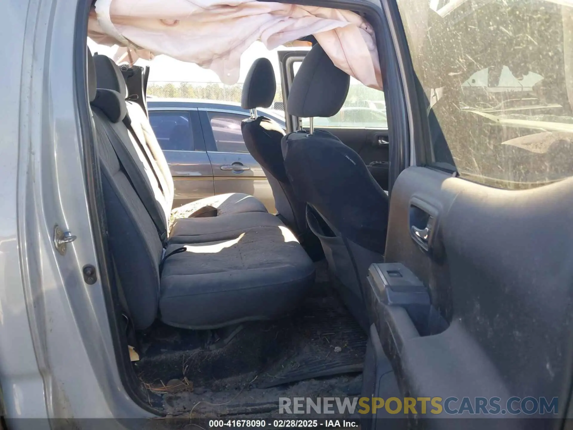 8 Photograph of a damaged car 3TMCZ5AN5KM199346 TOYOTA TACOMA 2019