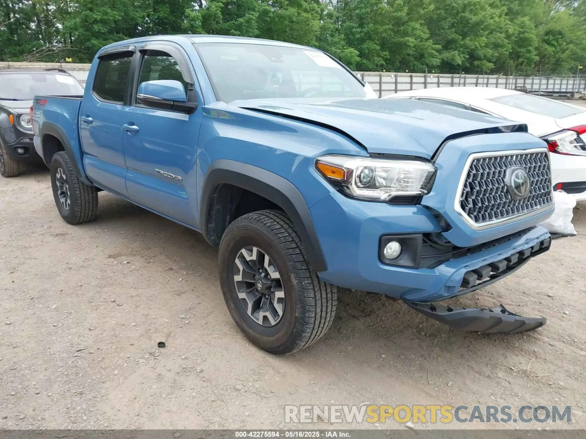 1 Photograph of a damaged car 3TMCZ5AN5KM209115 TOYOTA TACOMA 2019