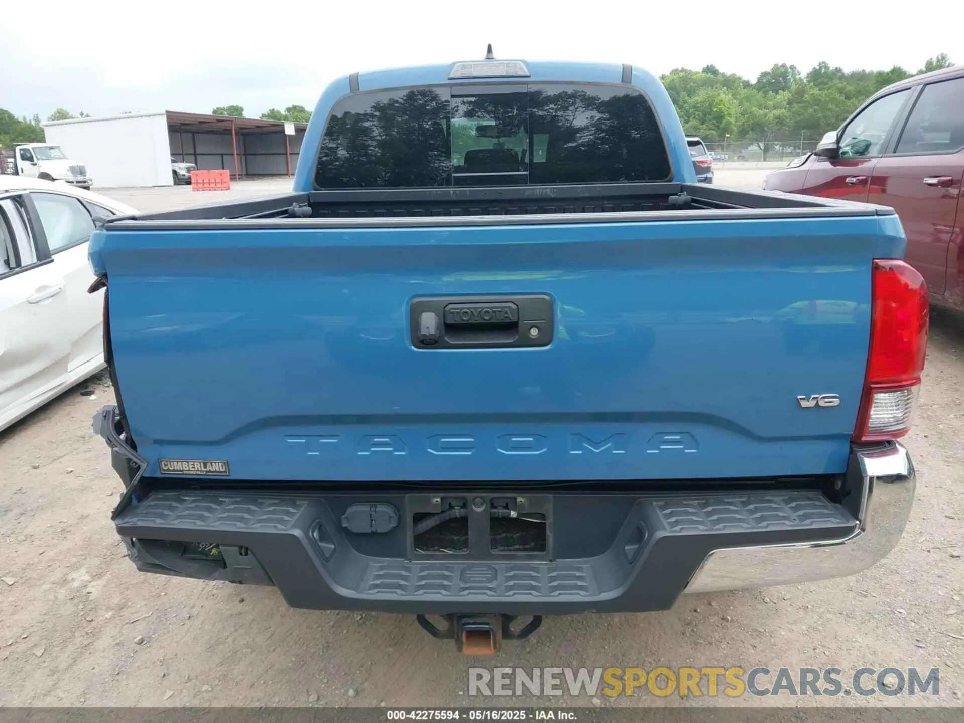 16 Photograph of a damaged car 3TMCZ5AN5KM209115 TOYOTA TACOMA 2019
