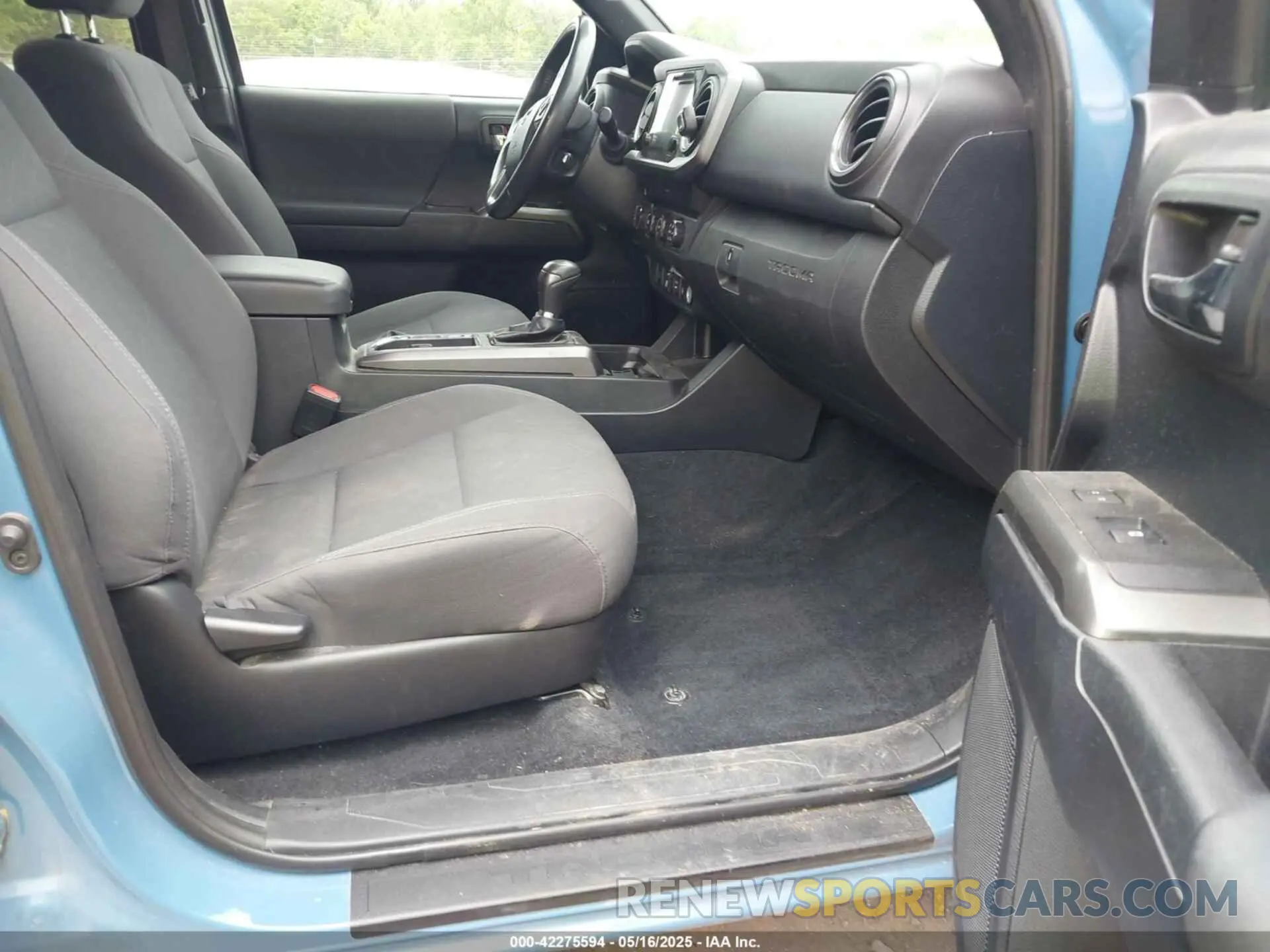 5 Photograph of a damaged car 3TMCZ5AN5KM209115 TOYOTA TACOMA 2019