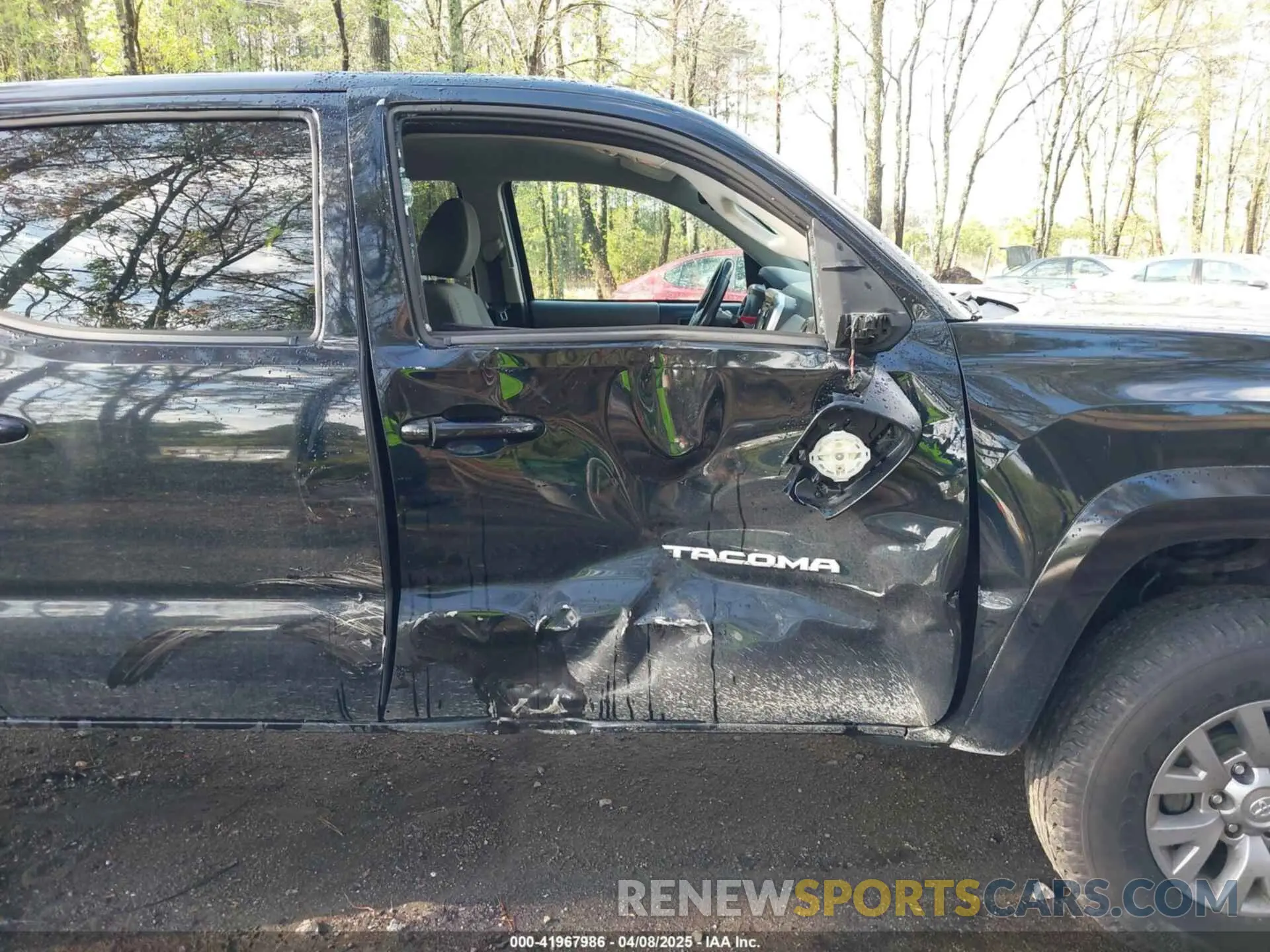 17 Photograph of a damaged car 3TMCZ5AN5KM221720 TOYOTA TACOMA 2019
