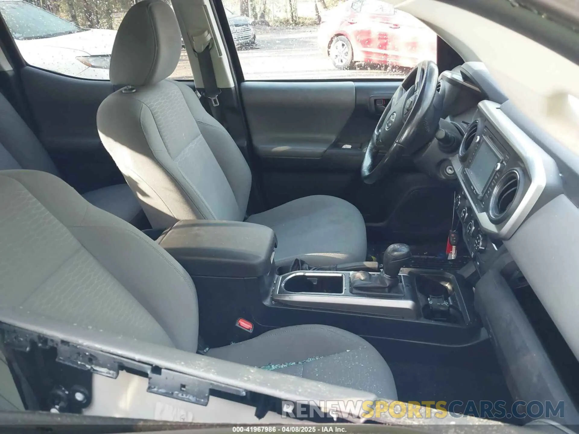 5 Photograph of a damaged car 3TMCZ5AN5KM221720 TOYOTA TACOMA 2019