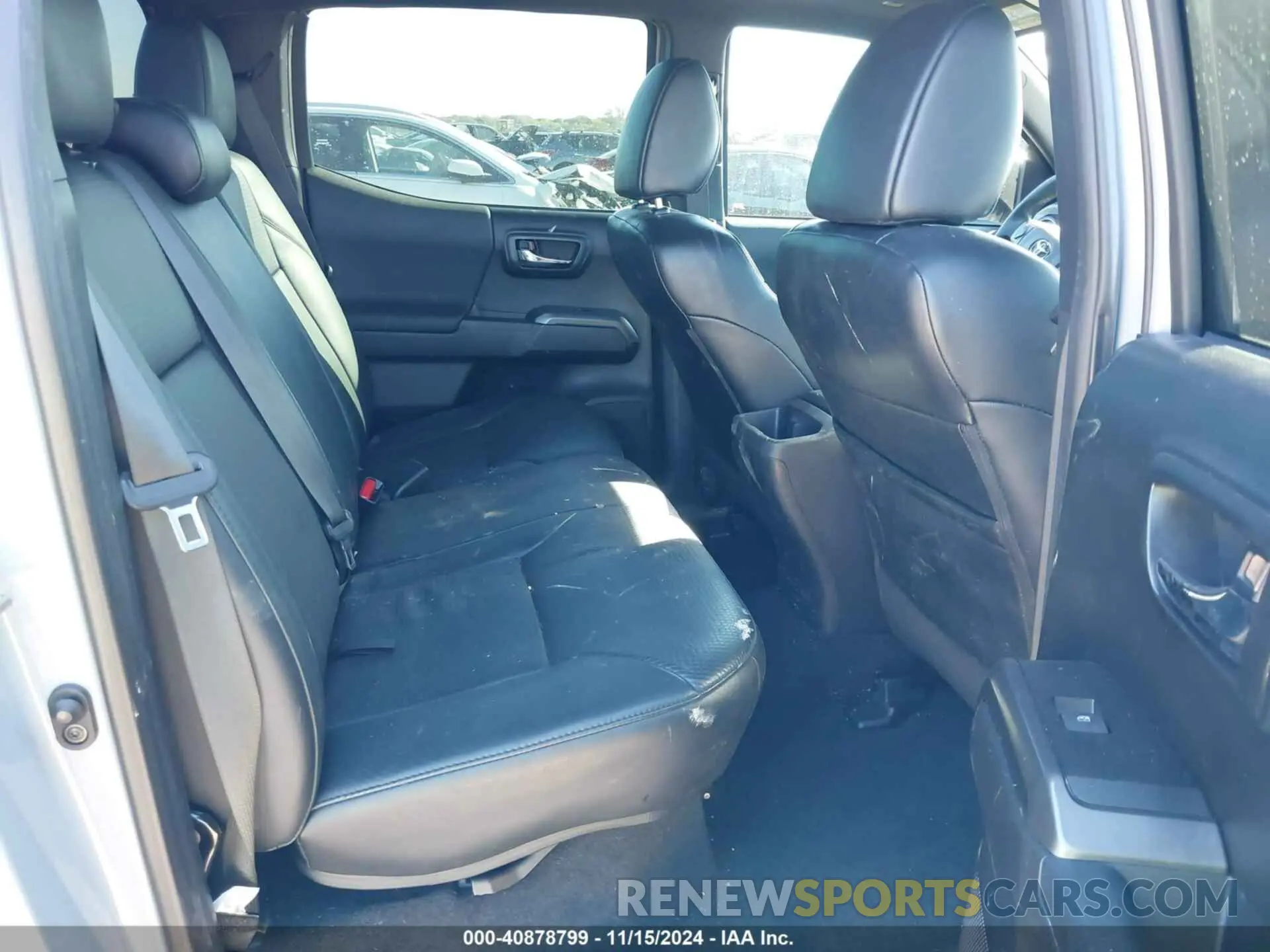 8 Photograph of a damaged car 3TMCZ5AN5KM236556 TOYOTA TACOMA 2019