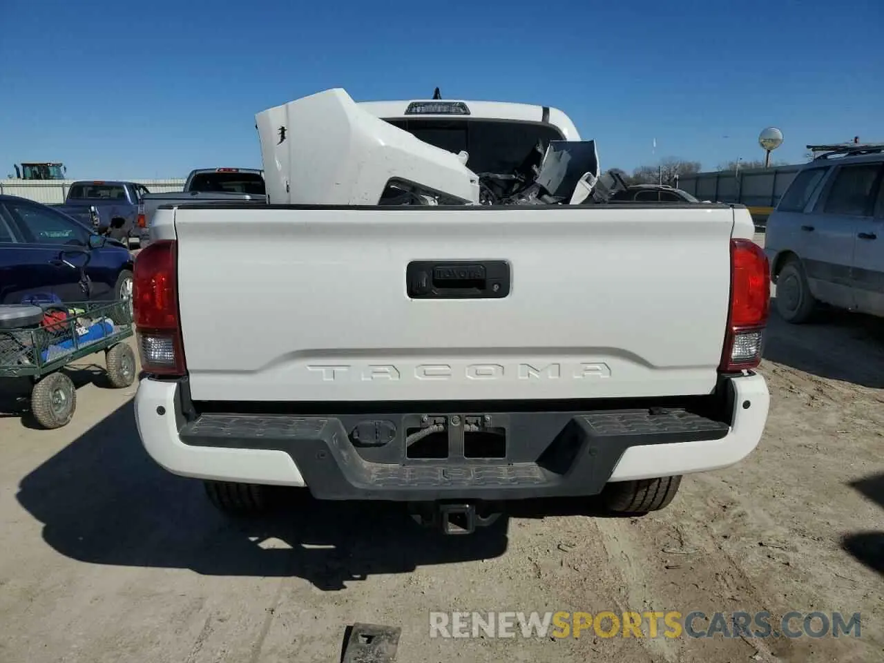 6 Photograph of a damaged car 3TMCZ5AN5KM238078 TOYOTA TACOMA 2019