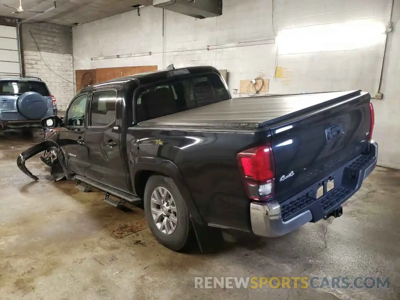 3 Photograph of a damaged car 3TMCZ5AN5KM256404 TOYOTA TACOMA 2019