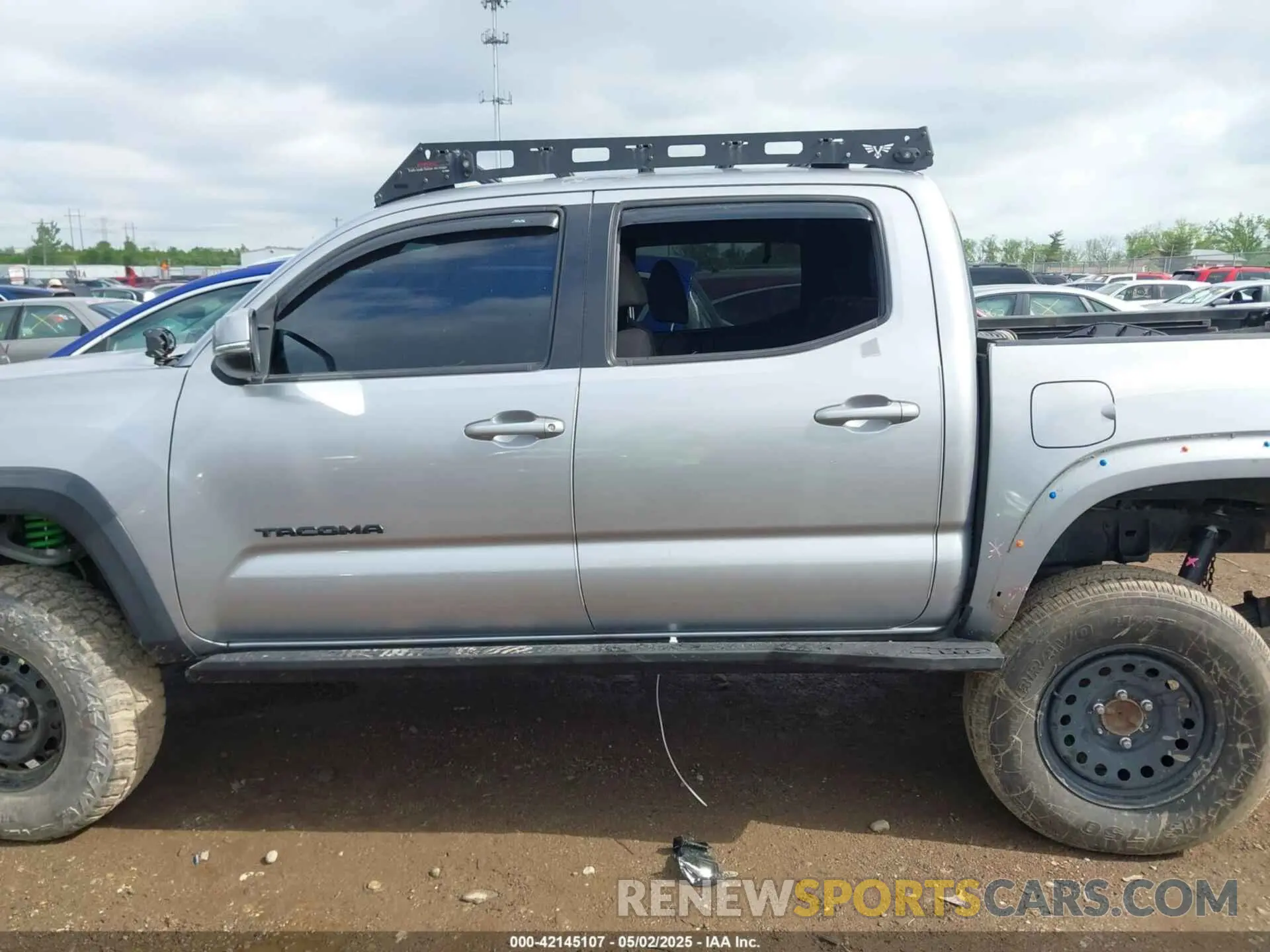 15 Photograph of a damaged car 3TMCZ5AN5KM261196 TOYOTA TACOMA 2019
