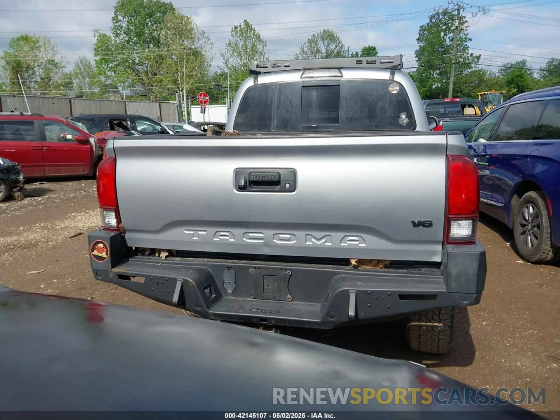 17 Photograph of a damaged car 3TMCZ5AN5KM261196 TOYOTA TACOMA 2019