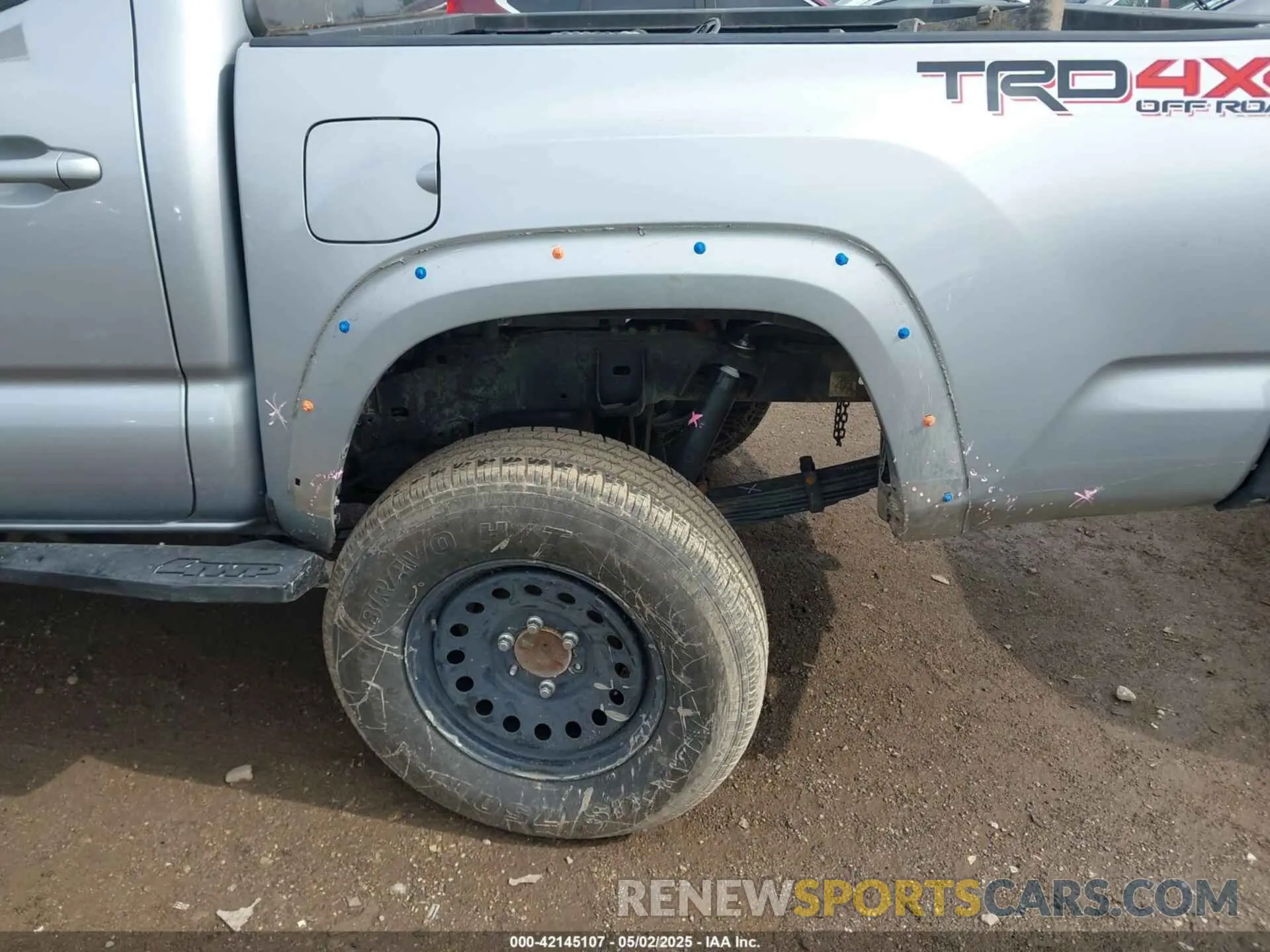 6 Photograph of a damaged car 3TMCZ5AN5KM261196 TOYOTA TACOMA 2019