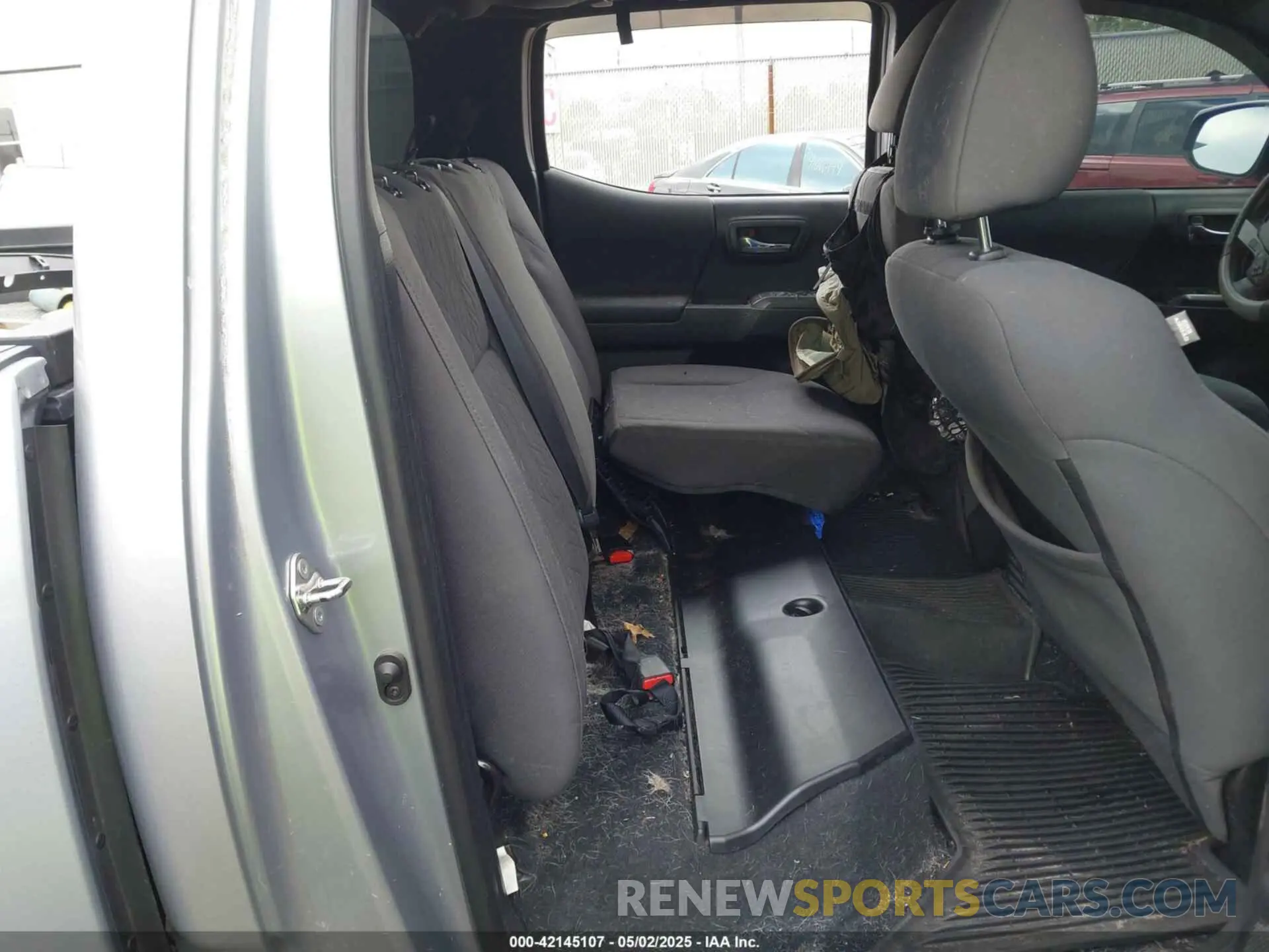 8 Photograph of a damaged car 3TMCZ5AN5KM261196 TOYOTA TACOMA 2019
