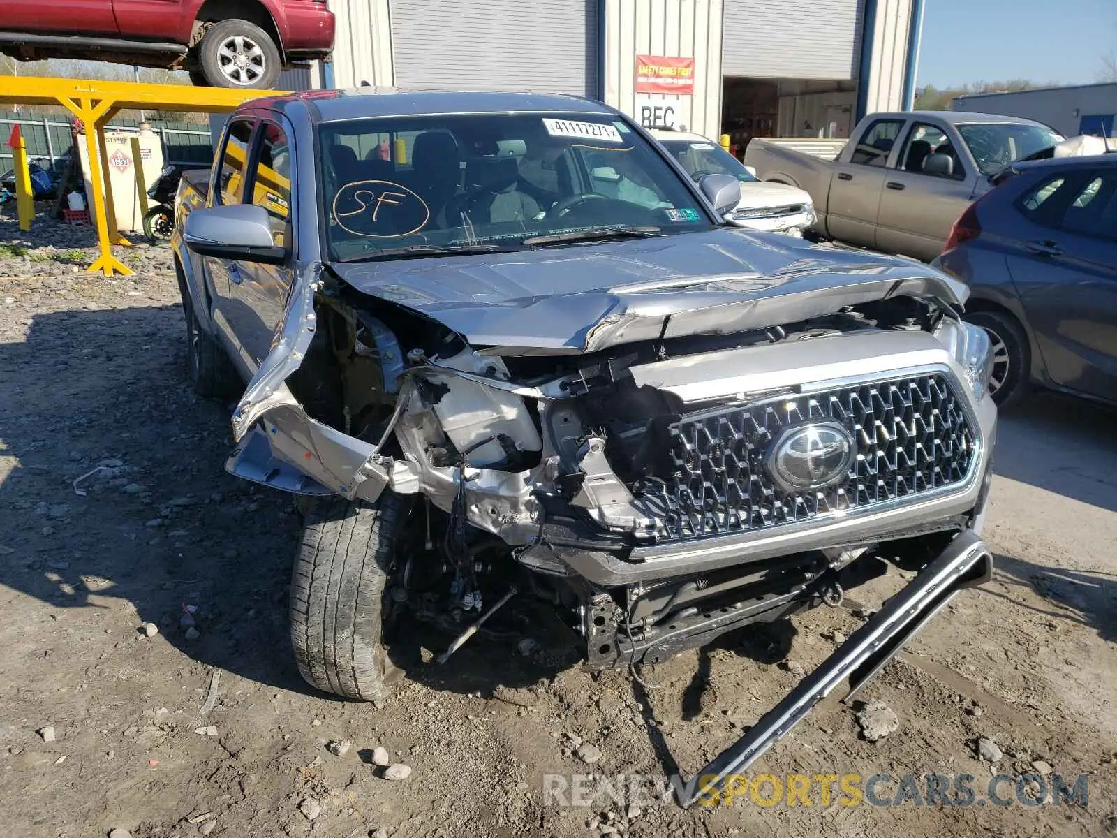 1 Photograph of a damaged car 3TMCZ5AN5KM267757 TOYOTA TACOMA 2019