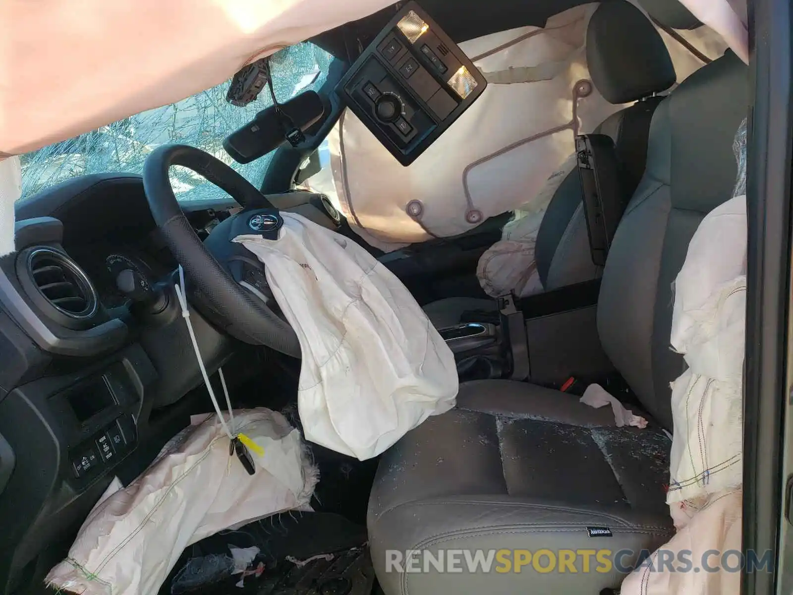 5 Photograph of a damaged car 3TMCZ5AN5KM269640 TOYOTA TACOMA 2019