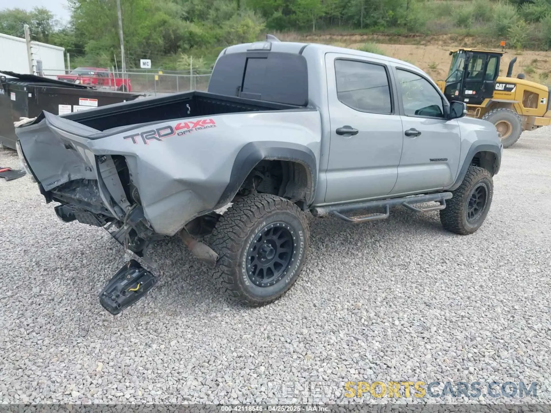 4 Photograph of a damaged car 3TMCZ5AN5KM271274 TOYOTA TACOMA 2019