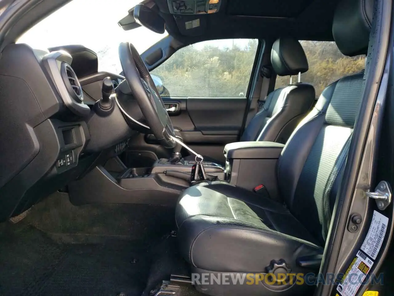 7 Photograph of a damaged car 3TMCZ5AN5KM287975 TOYOTA TACOMA 2019