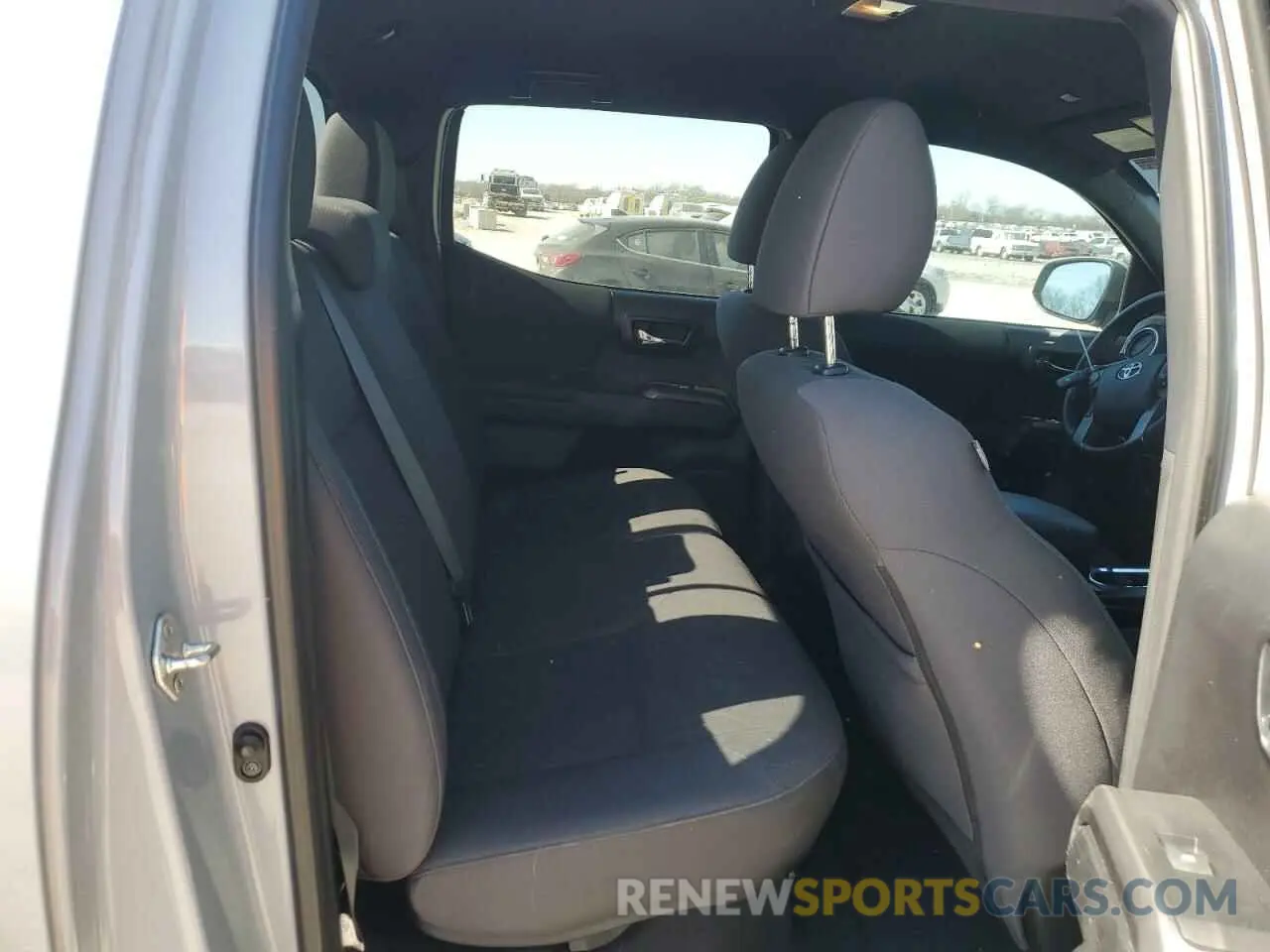 10 Photograph of a damaged car 3TMCZ5AN6KM217644 TOYOTA TACOMA 2019
