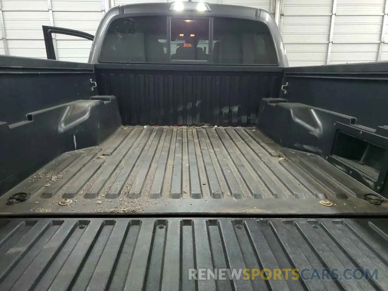 10 Photograph of a damaged car 3TMCZ5AN6KM220639 TOYOTA TACOMA 2019