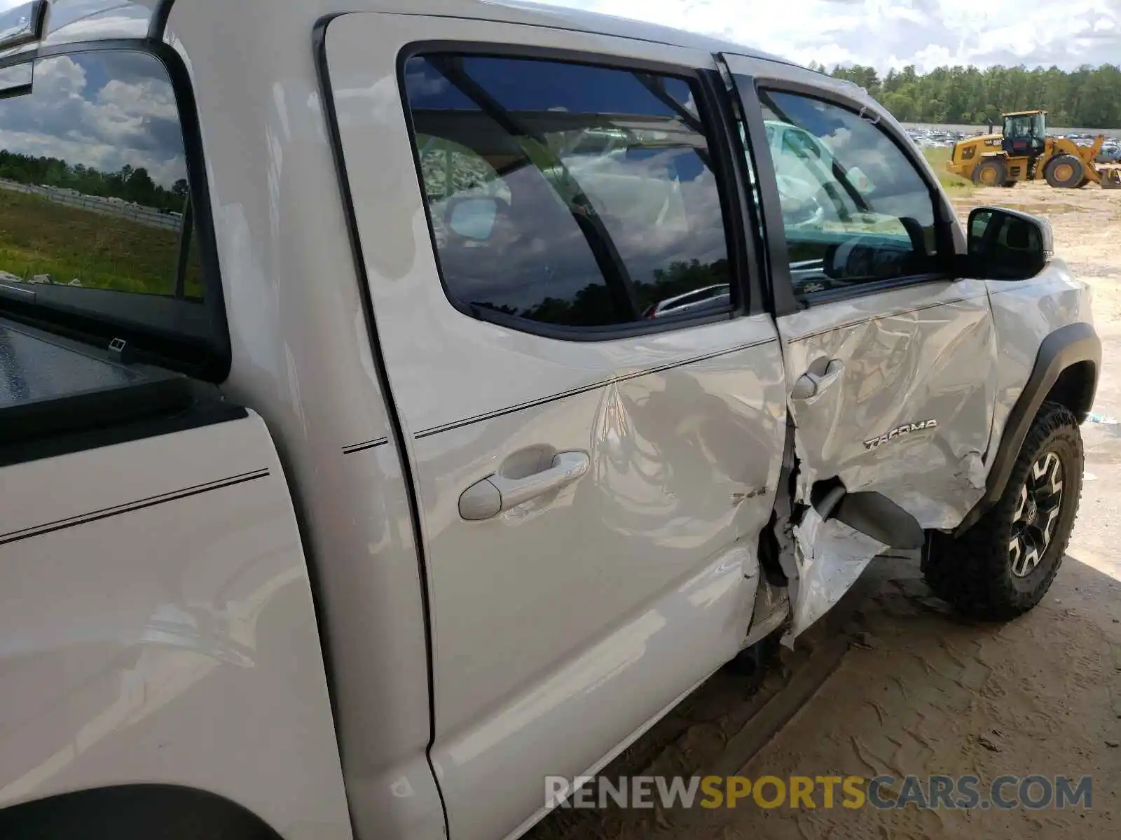 9 Photograph of a damaged car 3TMCZ5AN6KM224433 TOYOTA TACOMA 2019