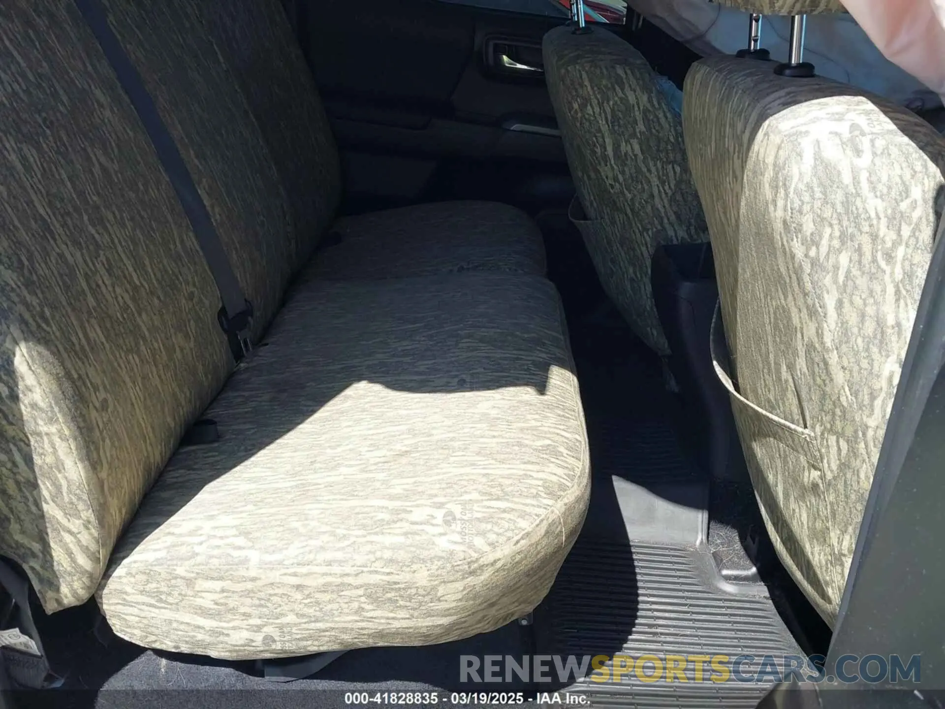 8 Photograph of a damaged car 3TMCZ5AN6KM229597 TOYOTA TACOMA 2019
