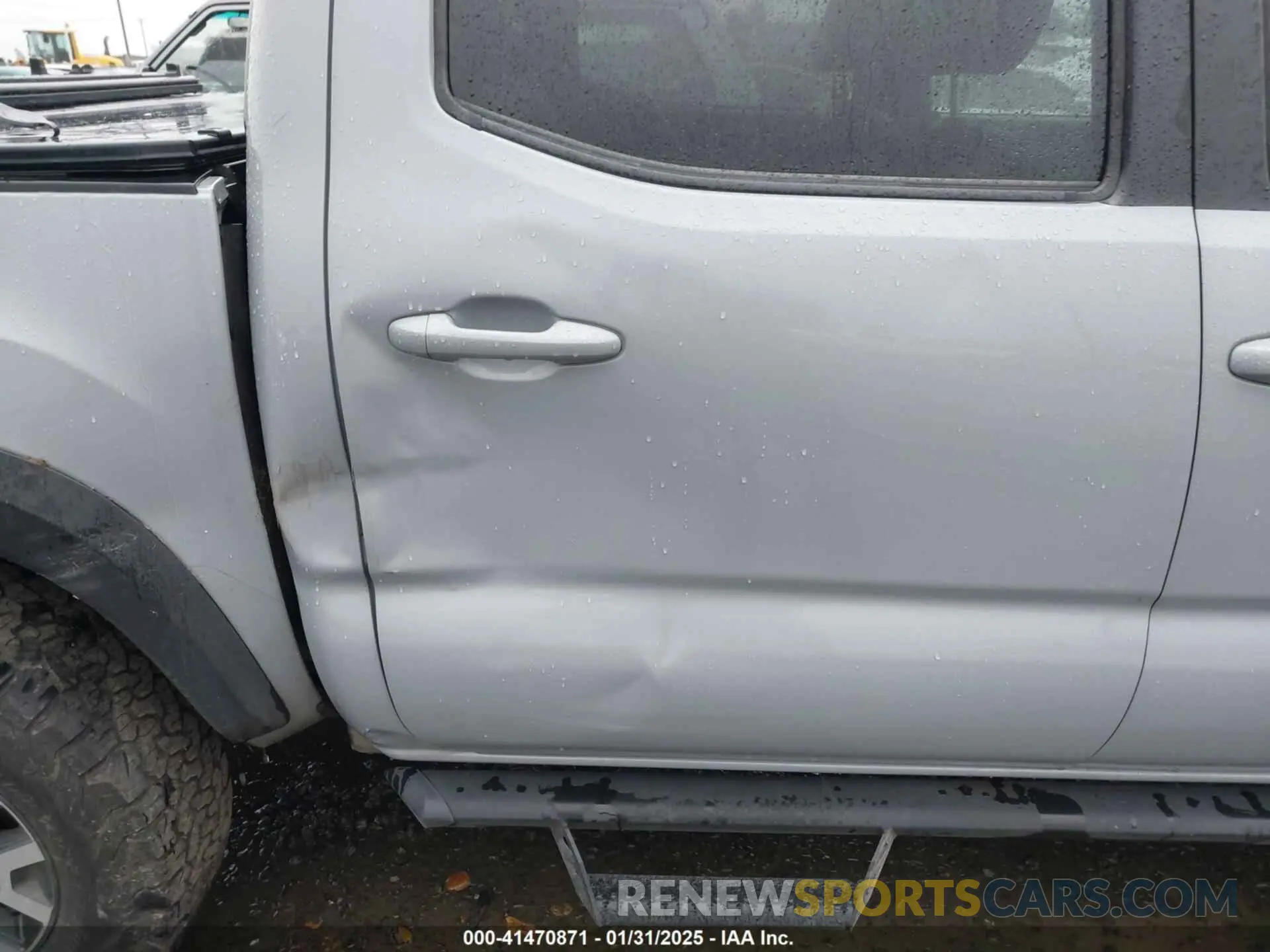 17 Photograph of a damaged car 3TMCZ5AN6KM235786 TOYOTA TACOMA 2019