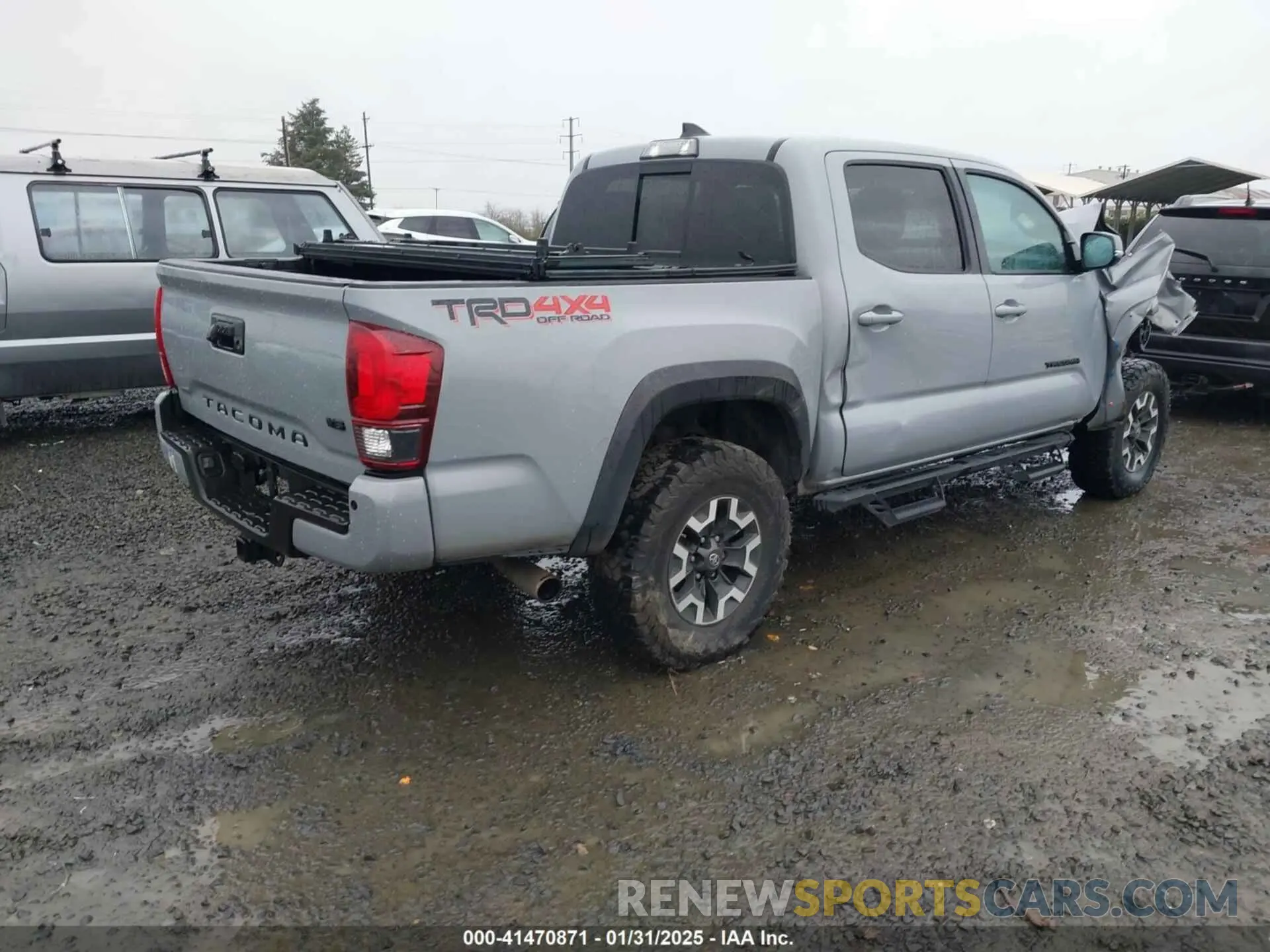 4 Photograph of a damaged car 3TMCZ5AN6KM235786 TOYOTA TACOMA 2019