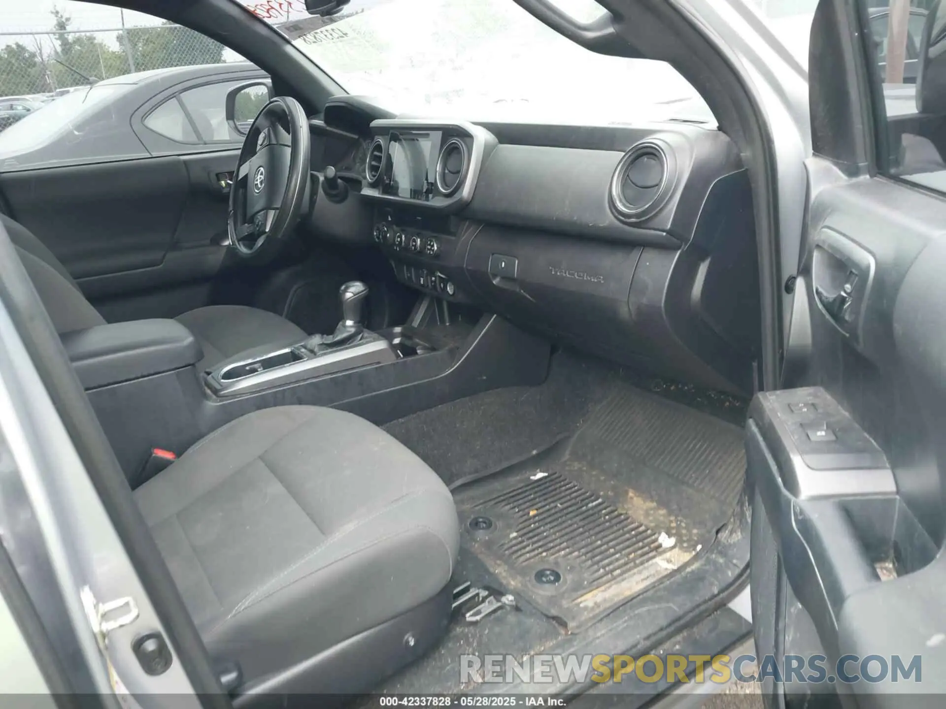 5 Photograph of a damaged car 3TMCZ5AN6KM239871 TOYOTA TACOMA 2019