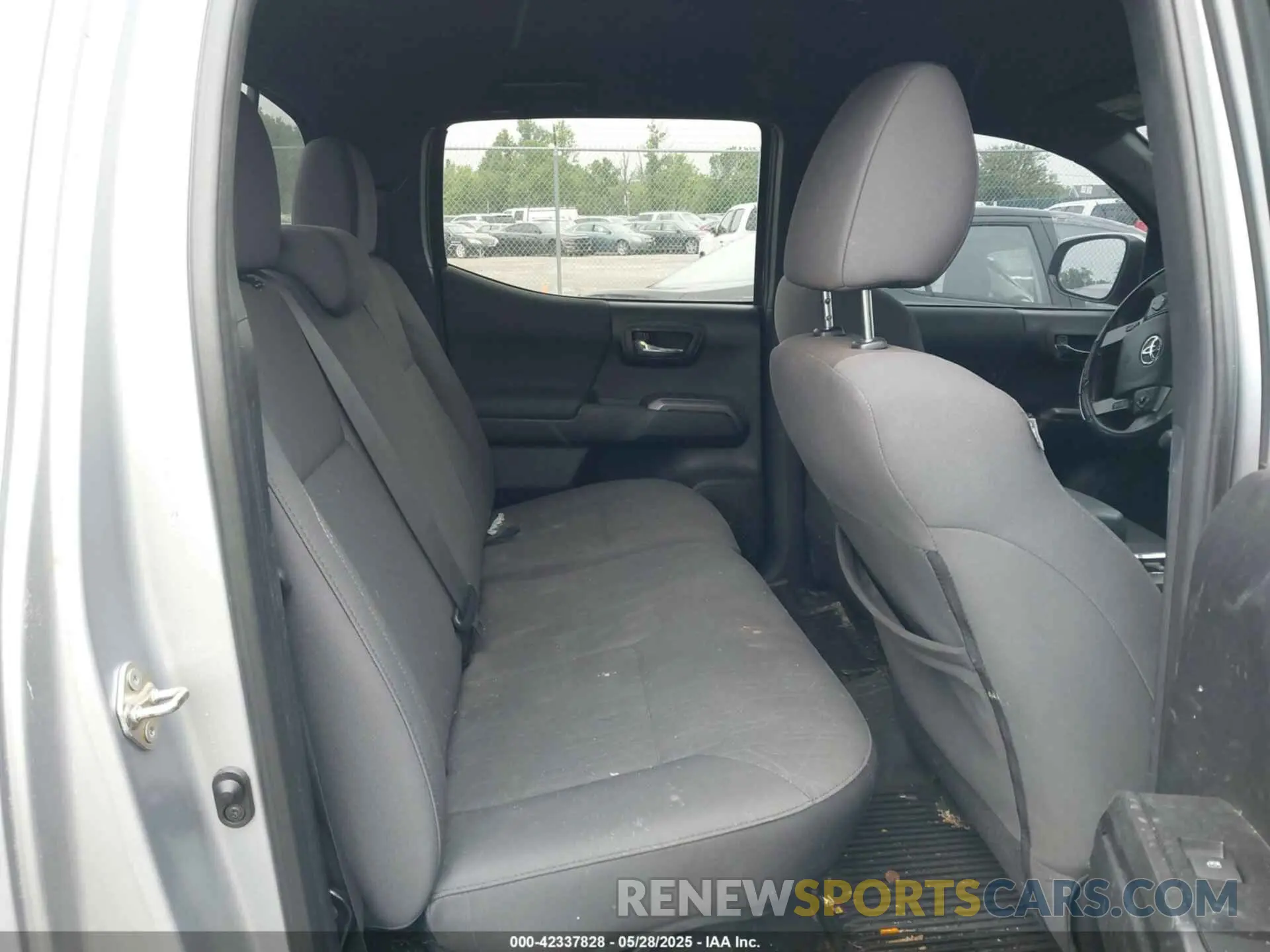 8 Photograph of a damaged car 3TMCZ5AN6KM239871 TOYOTA TACOMA 2019