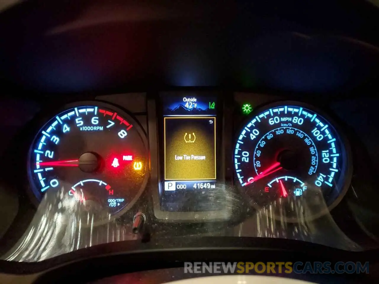 9 Photograph of a damaged car 3TMCZ5AN6KM242091 TOYOTA TACOMA 2019