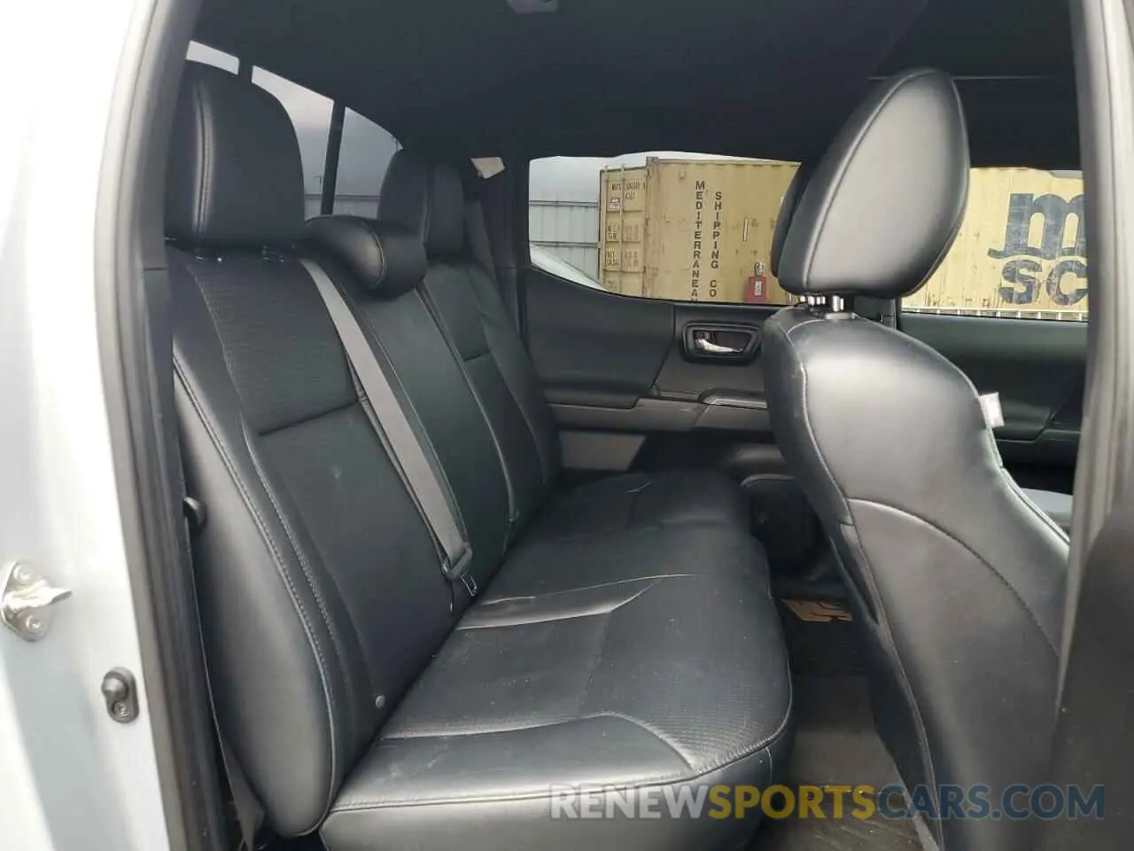 10 Photograph of a damaged car 3TMCZ5AN6KM247212 TOYOTA TACOMA 2019