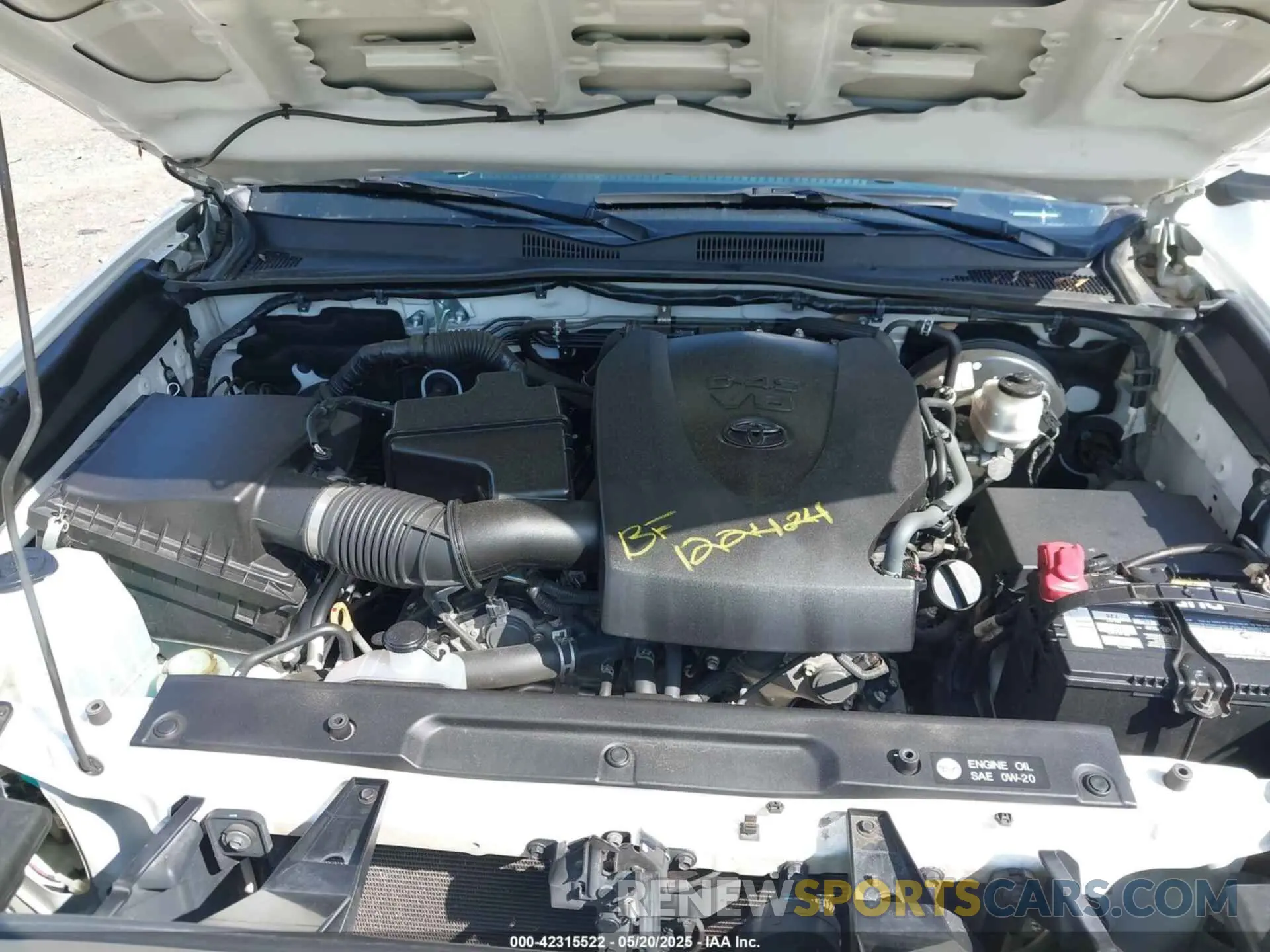 10 Photograph of a damaged car 3TMCZ5AN6KM253480 TOYOTA TACOMA 2019