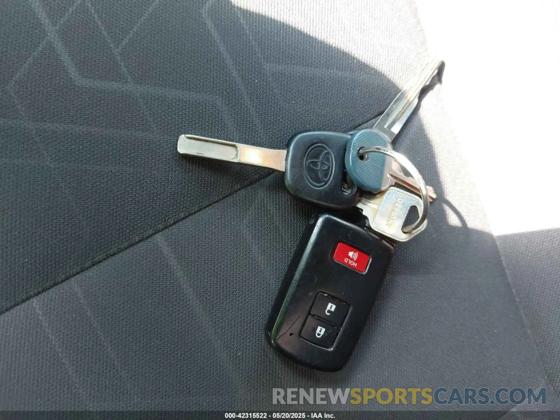 11 Photograph of a damaged car 3TMCZ5AN6KM253480 TOYOTA TACOMA 2019