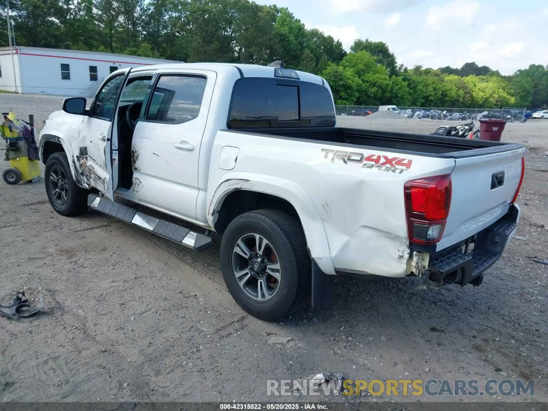 3 Photograph of a damaged car 3TMCZ5AN6KM253480 TOYOTA TACOMA 2019