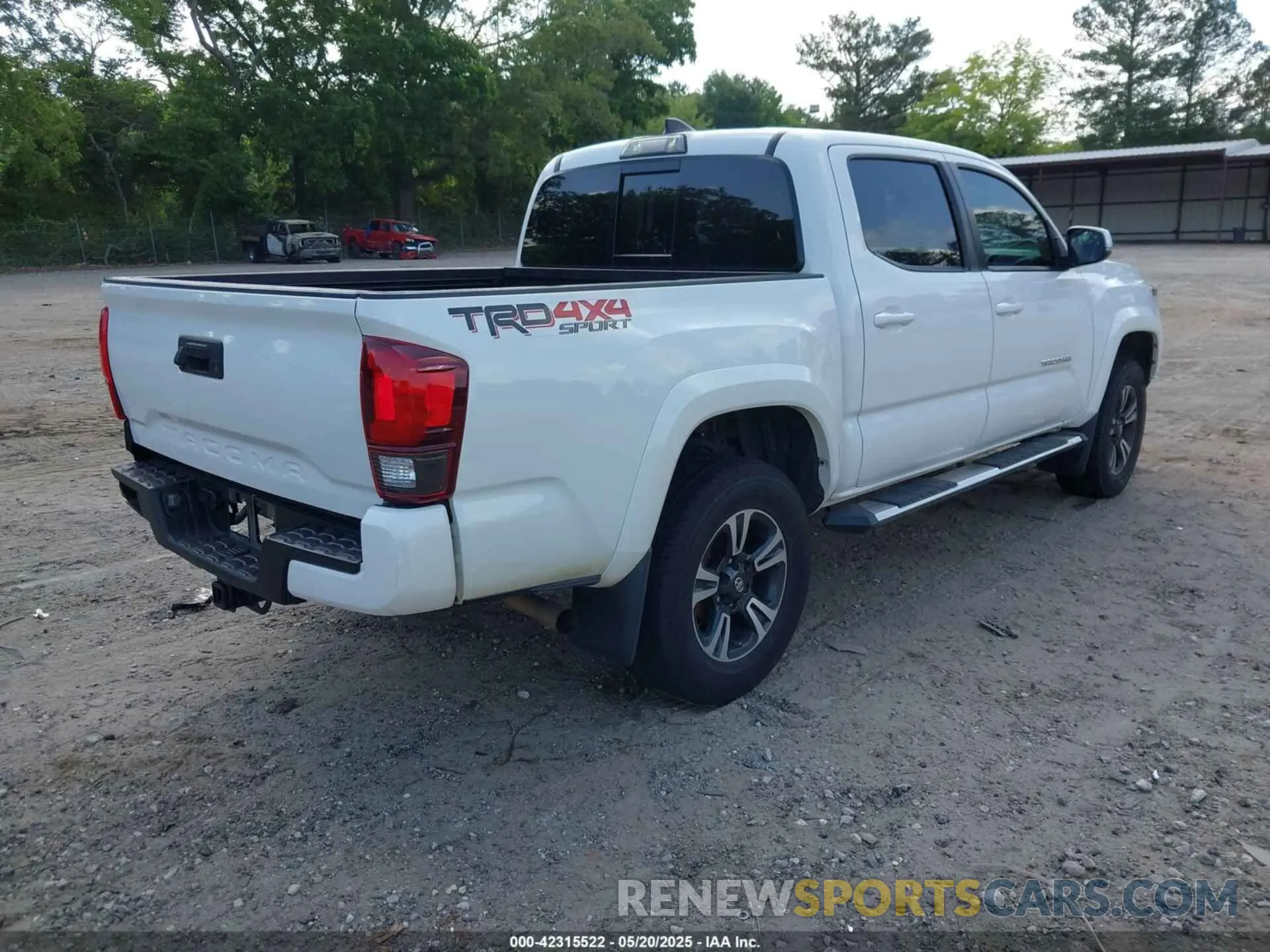 4 Photograph of a damaged car 3TMCZ5AN6KM253480 TOYOTA TACOMA 2019