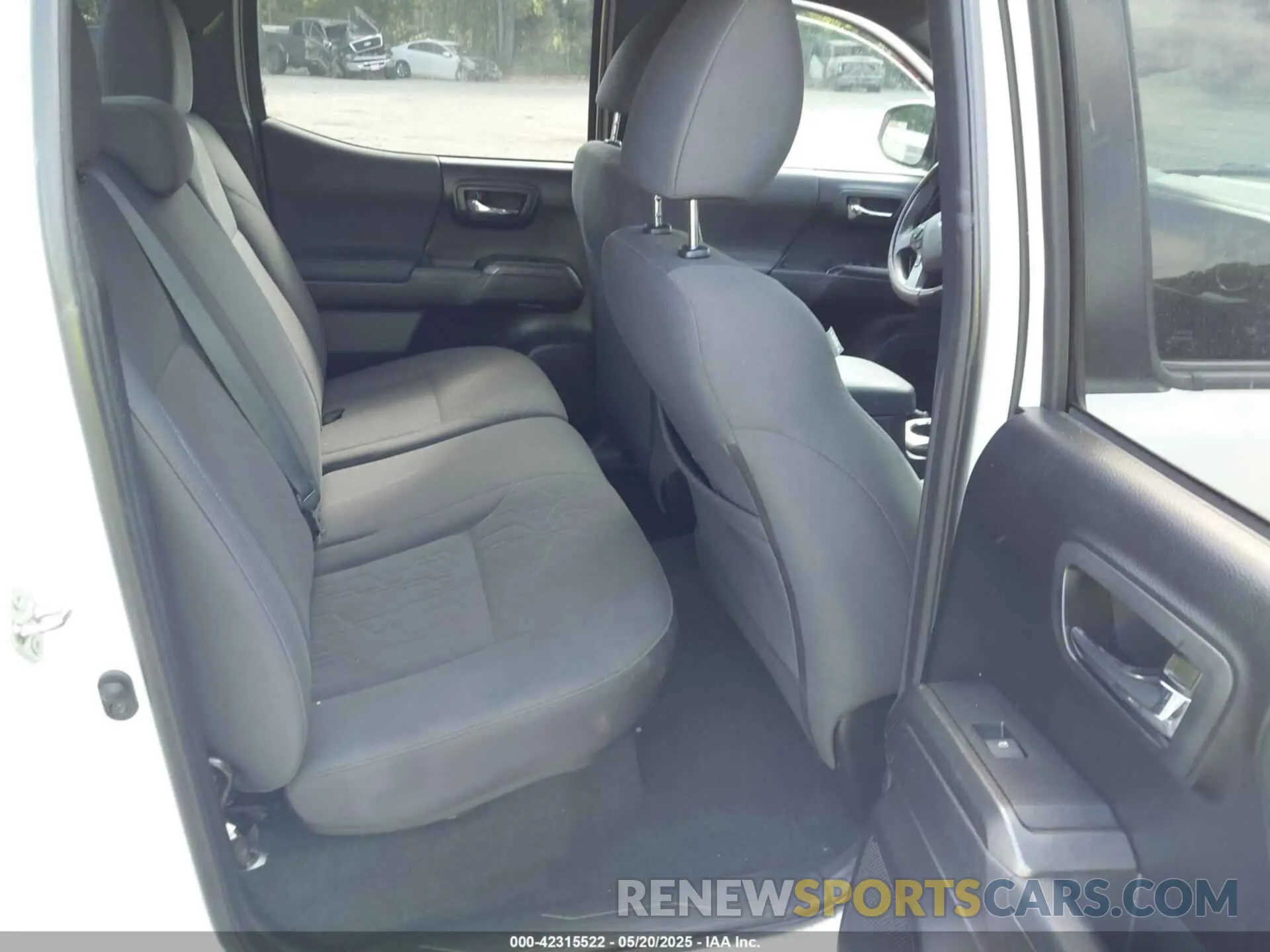 8 Photograph of a damaged car 3TMCZ5AN6KM253480 TOYOTA TACOMA 2019