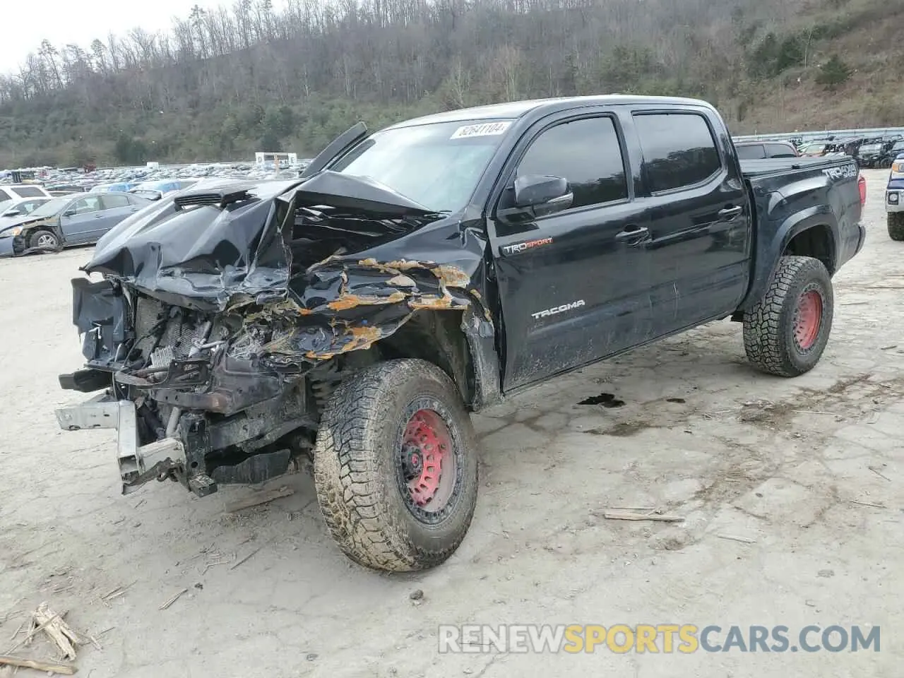 1 Photograph of a damaged car 3TMCZ5AN6KM259277 TOYOTA TACOMA 2019