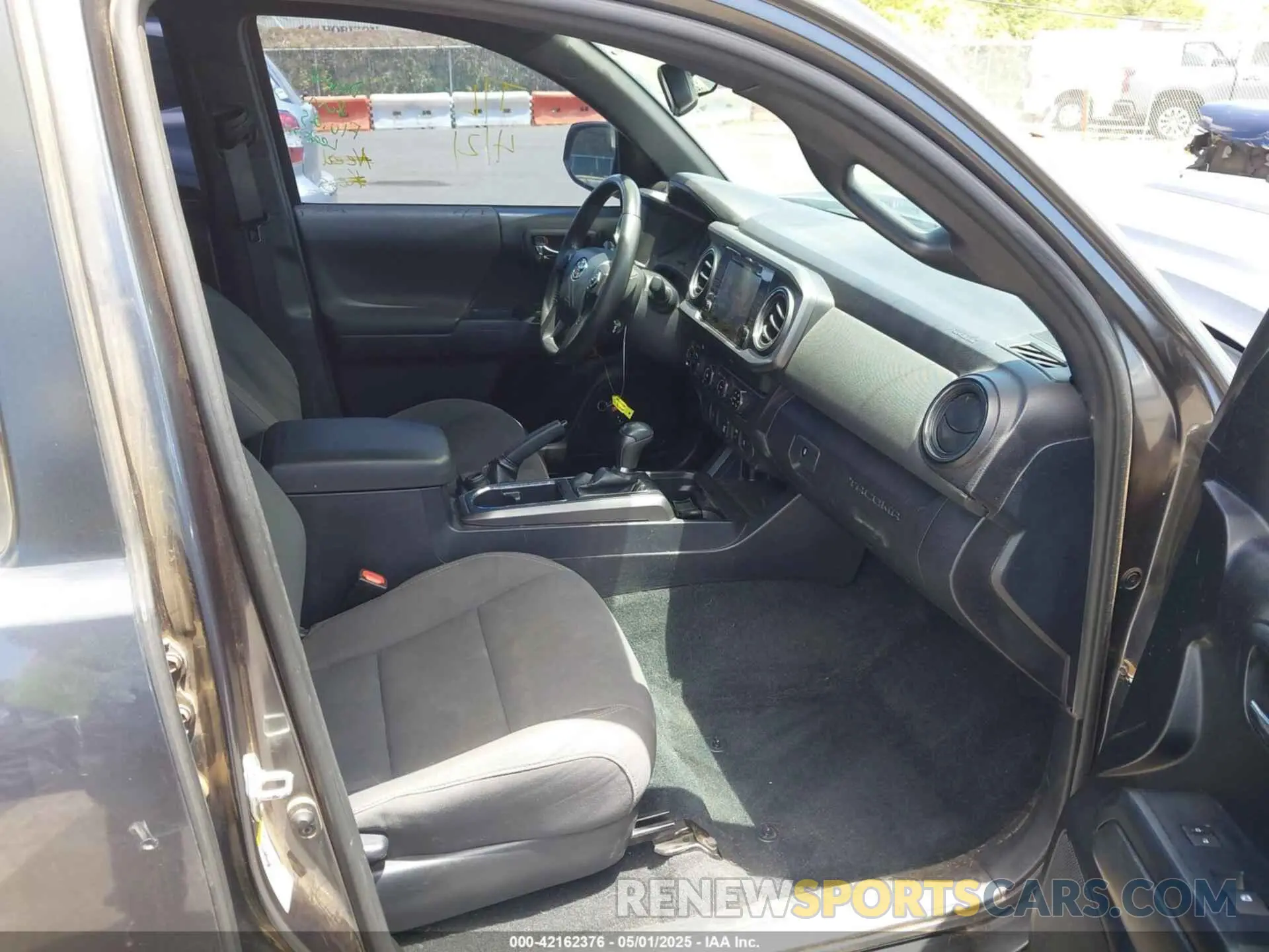 5 Photograph of a damaged car 3TMCZ5AN6KM259778 TOYOTA TACOMA 2019
