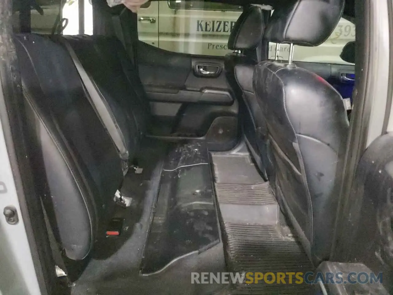 6 Photograph of a damaged car 3TMCZ5AN6KM259828 TOYOTA TACOMA 2019
