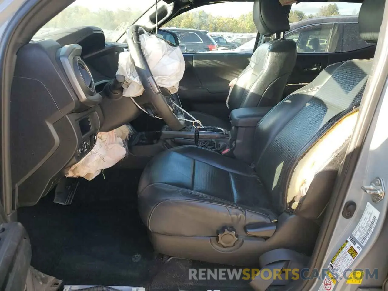 7 Photograph of a damaged car 3TMCZ5AN6KM271140 TOYOTA TACOMA 2019