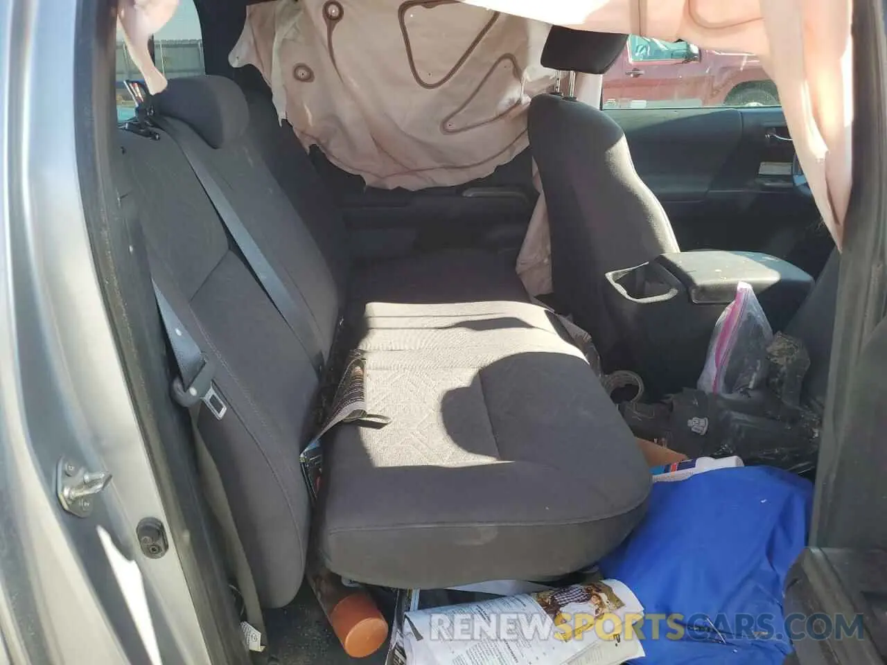 10 Photograph of a damaged car 3TMCZ5AN6KM275267 TOYOTA TACOMA 2019
