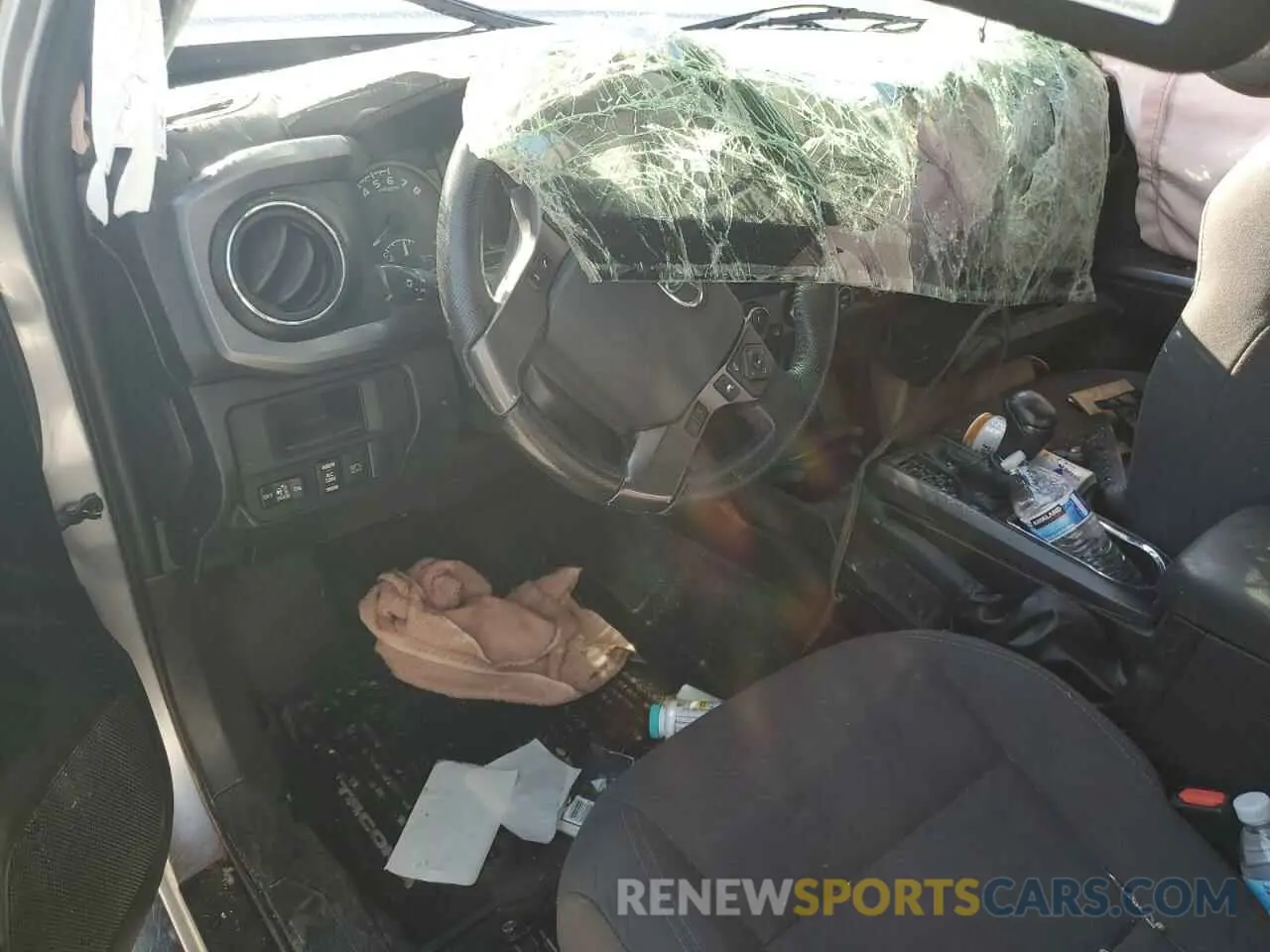 8 Photograph of a damaged car 3TMCZ5AN6KM275267 TOYOTA TACOMA 2019