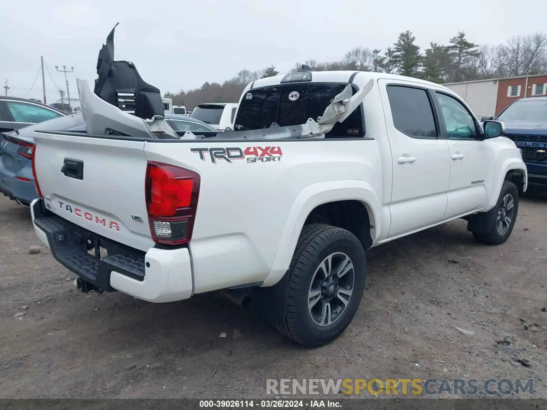 4 Photograph of a damaged car 3TMCZ5AN6KM275740 TOYOTA TACOMA 2019