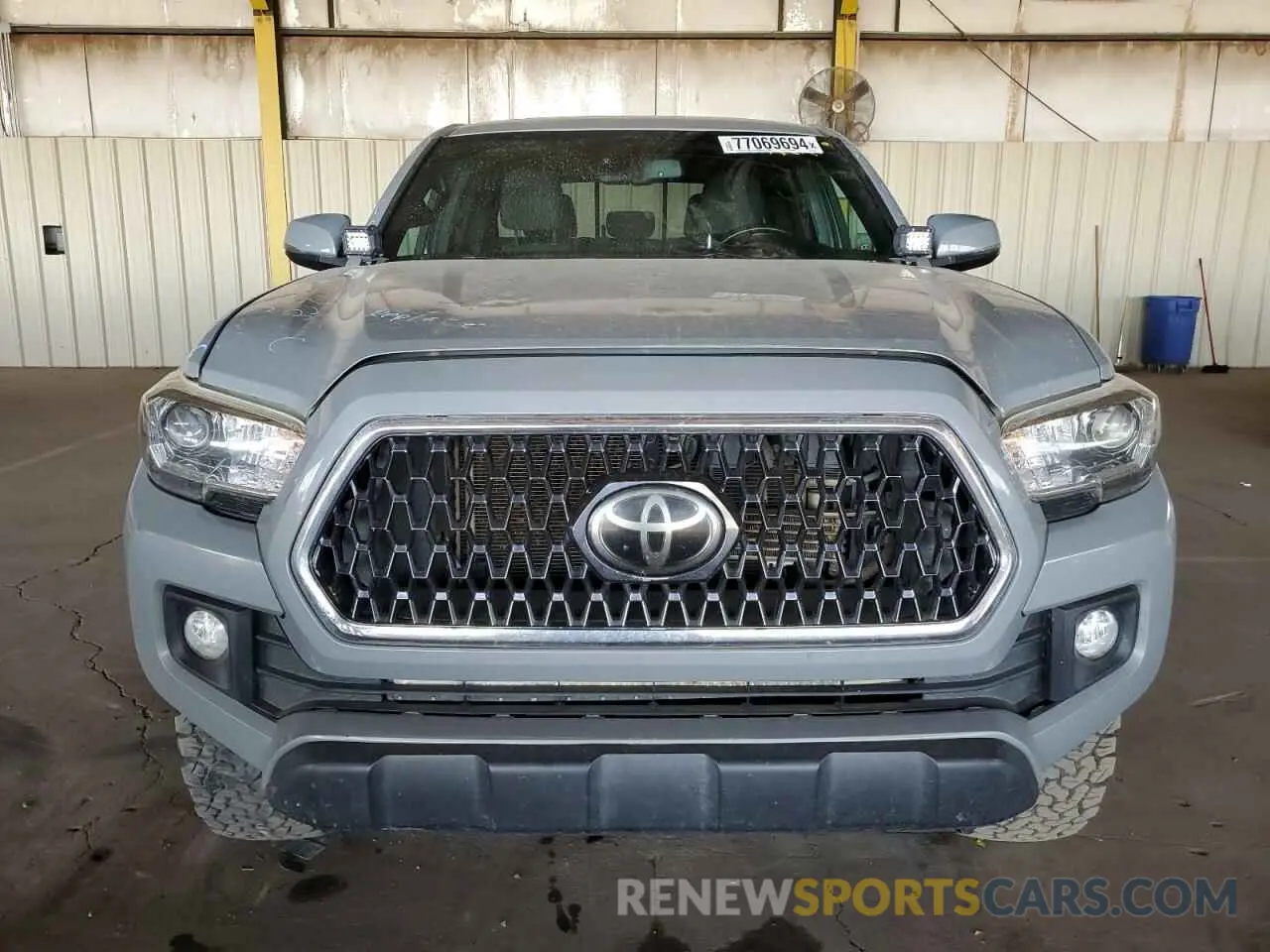 5 Photograph of a damaged car 3TMCZ5AN6KM282865 TOYOTA TACOMA 2019