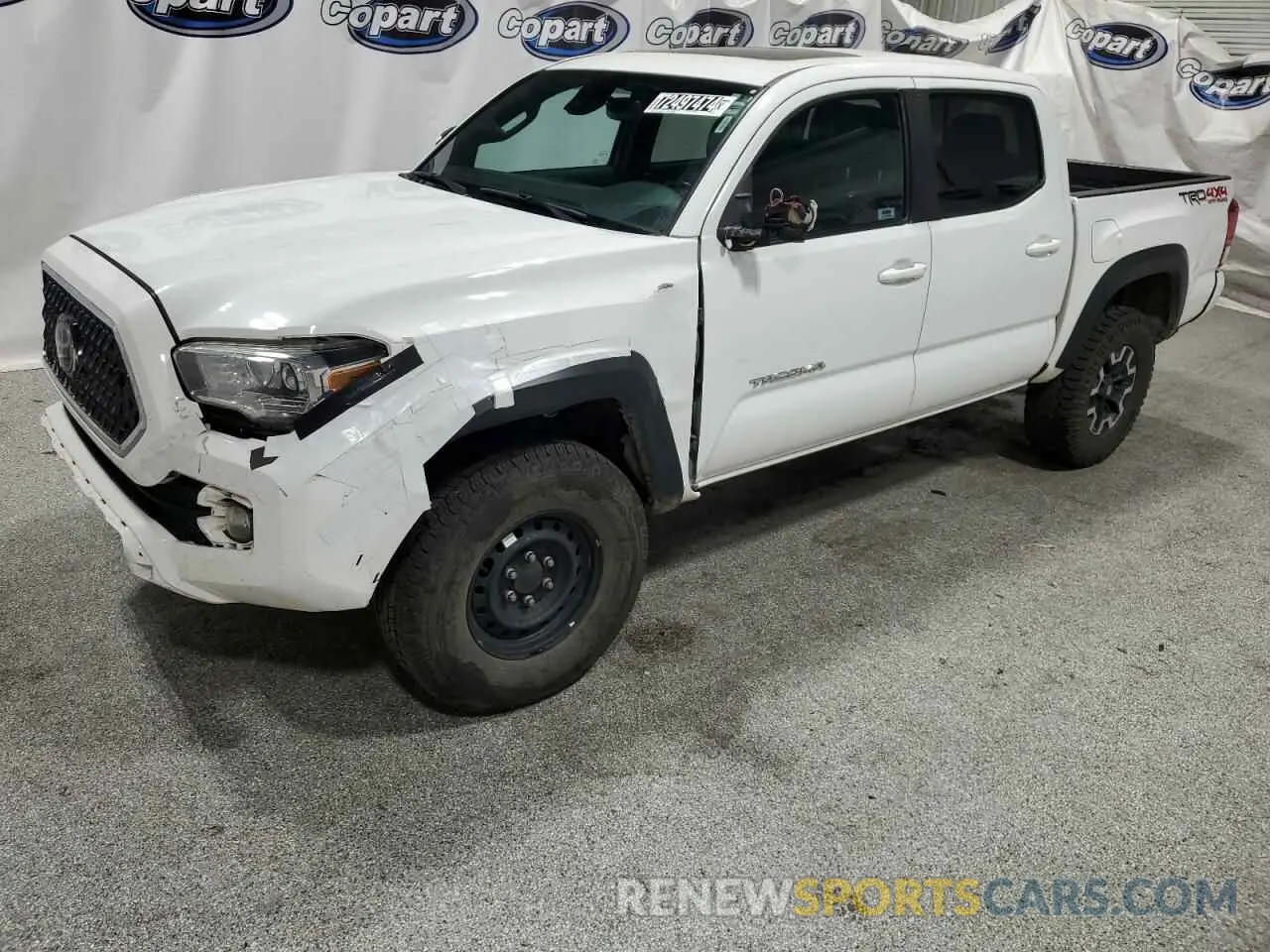 1 Photograph of a damaged car 3TMCZ5AN7KM197081 TOYOTA TACOMA 2019