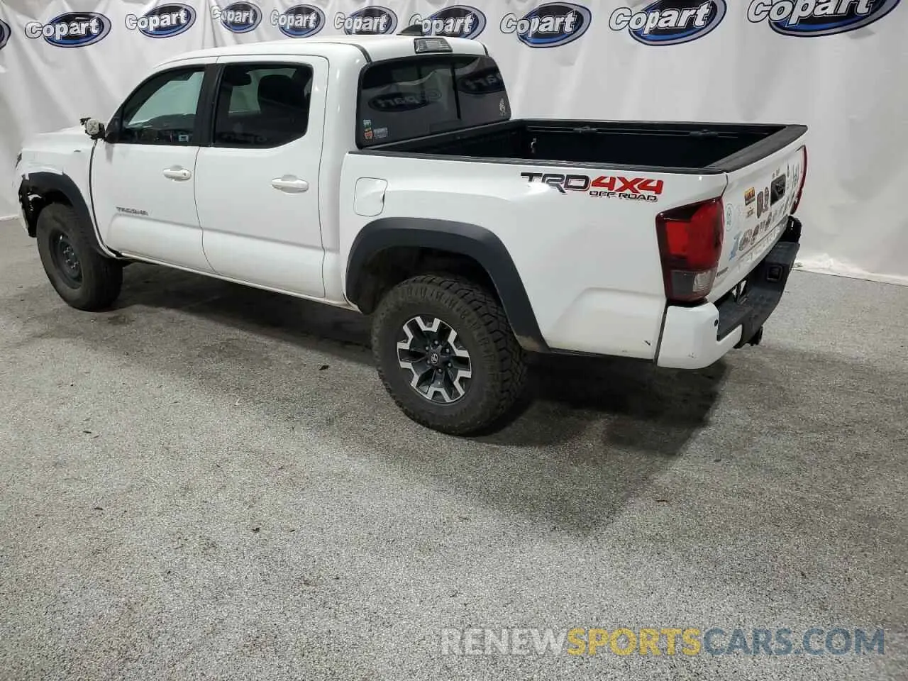 2 Photograph of a damaged car 3TMCZ5AN7KM197081 TOYOTA TACOMA 2019