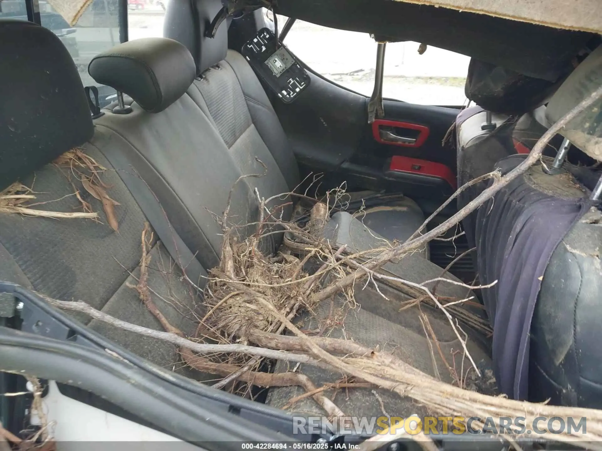 8 Photograph of a damaged car 3TMCZ5AN7KM203669 TOYOTA TACOMA 2019